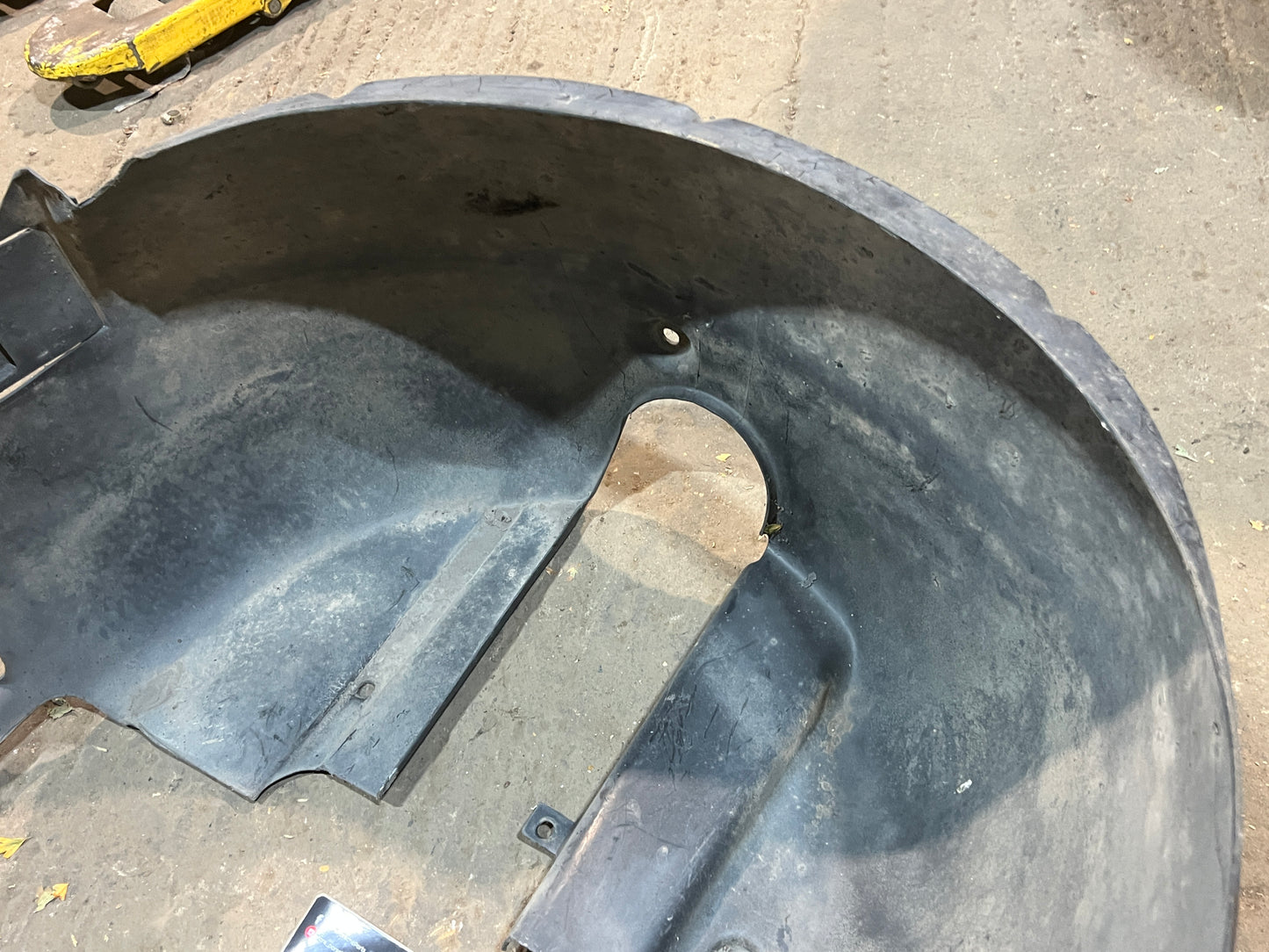 Porsche 944 turbo 968 wheel arch liner left 94450438102 spares or repair