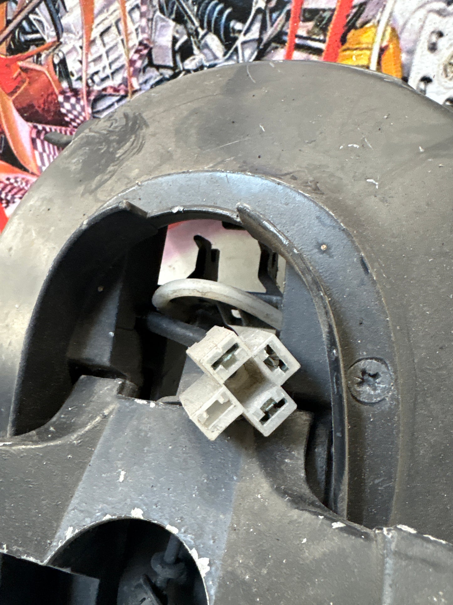 Porsche 928 right headlight swivel frame 92875024902 92875024302 used