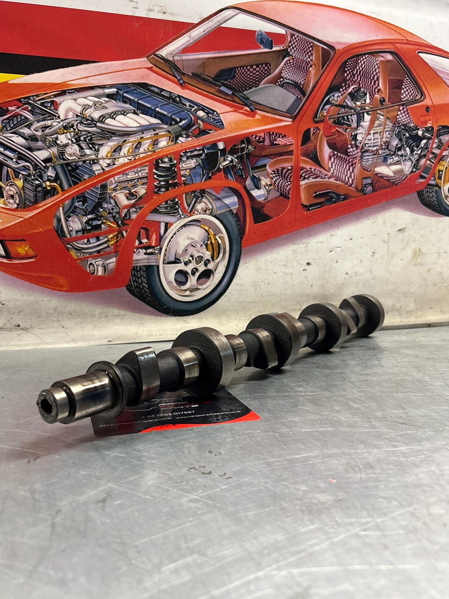 Porsche 928 cam shaft, for spares or repair 9281051553R