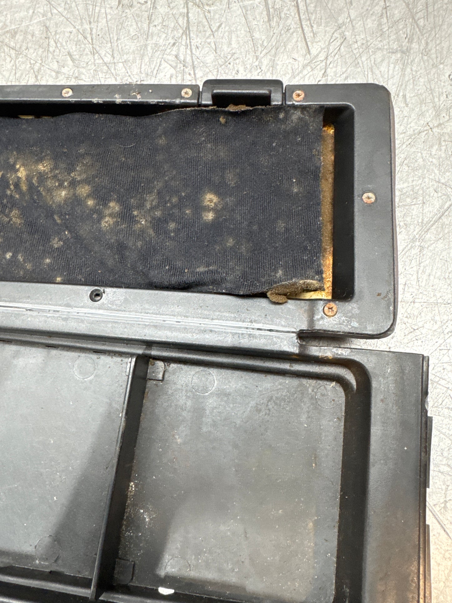 Porsche 944 86-92 arm rest grey 94555206300 spares or repair RHD