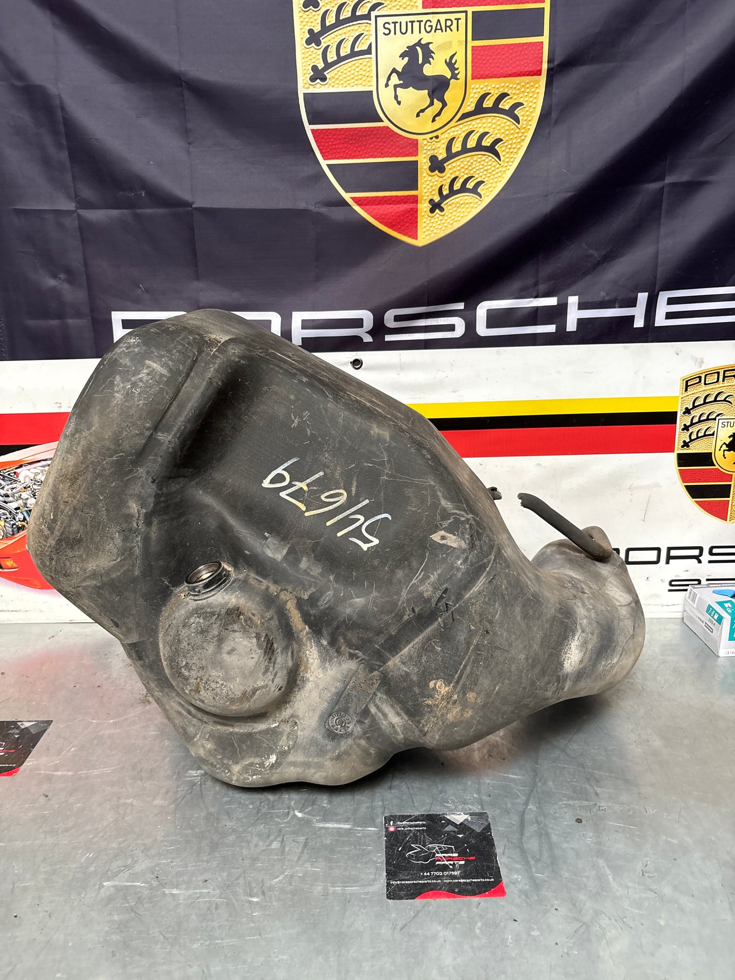 Porsche 928 S4 fuel tank, used 928201003 05/06