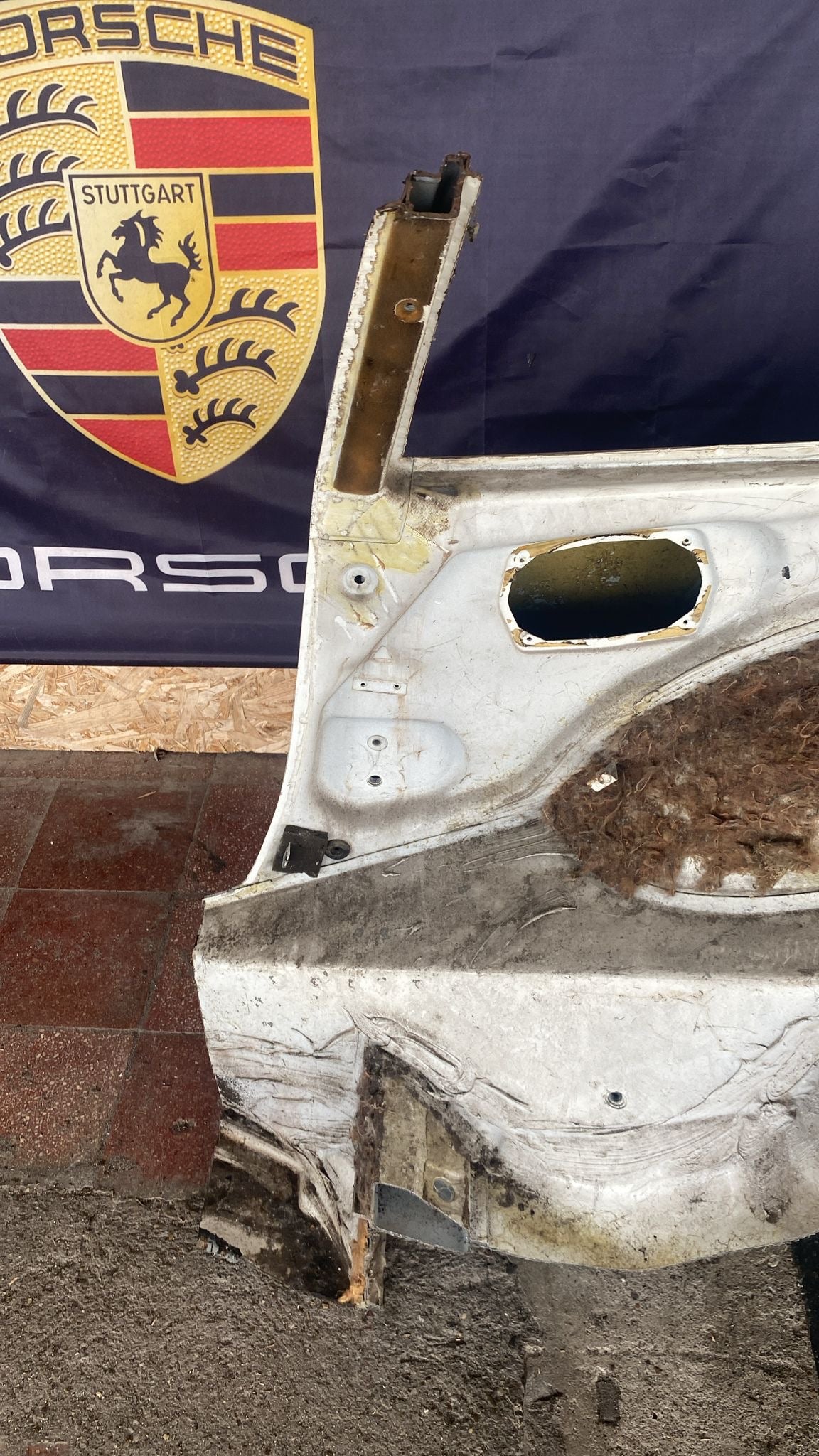 Porsche 944 Right side cut, rear fender 94450390403,