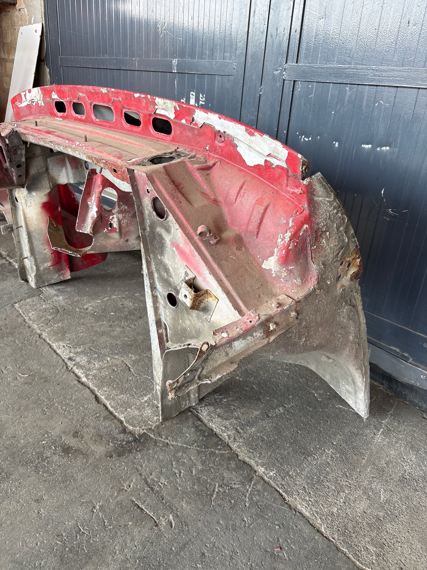 Porsche 924 Front end section cut 477805591