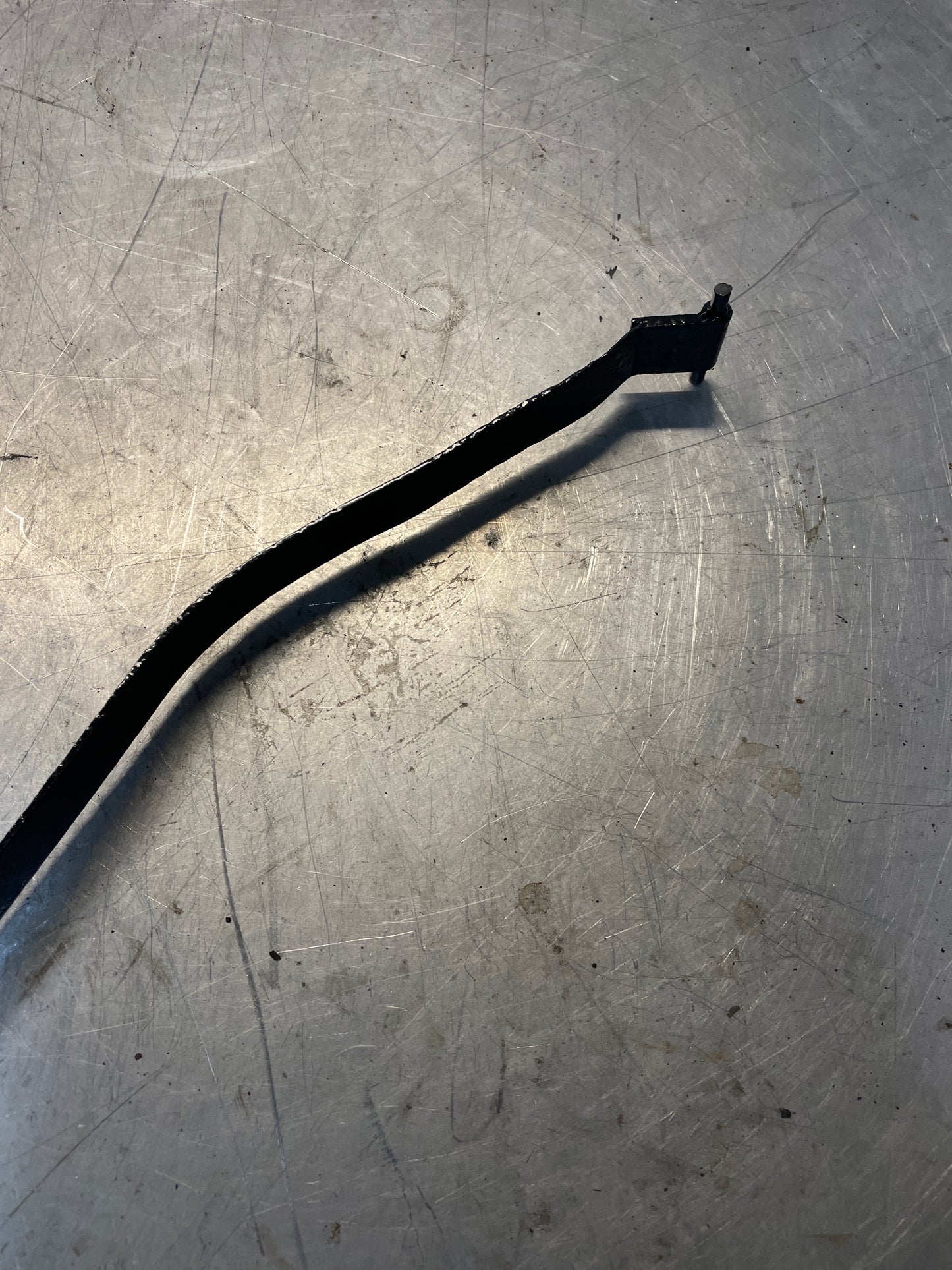 Porsche 924 / 944 76-79 fuel tank strap, left, refurbished 477201395