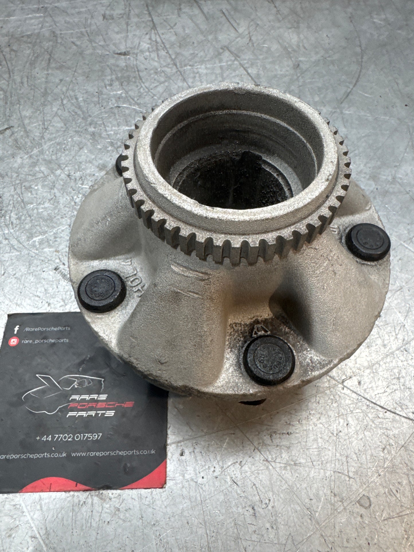 Porsche 944 front hub S2 Turbo with ABS 9513416053R, refurbished