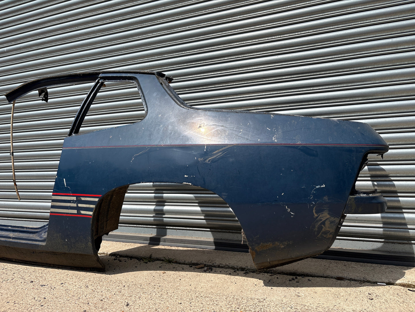 Porsche 924 1983 left side cut, rear fender with sill