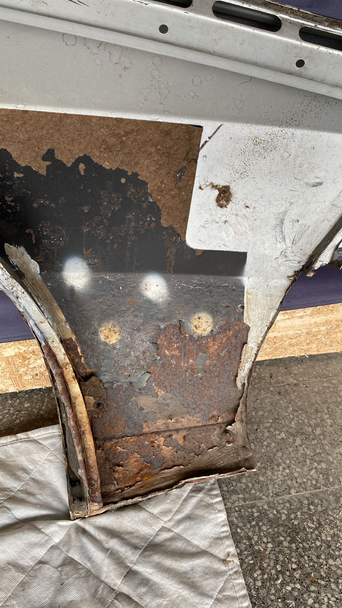 Porsche 924 Right sill / fender section, 477809602B cut