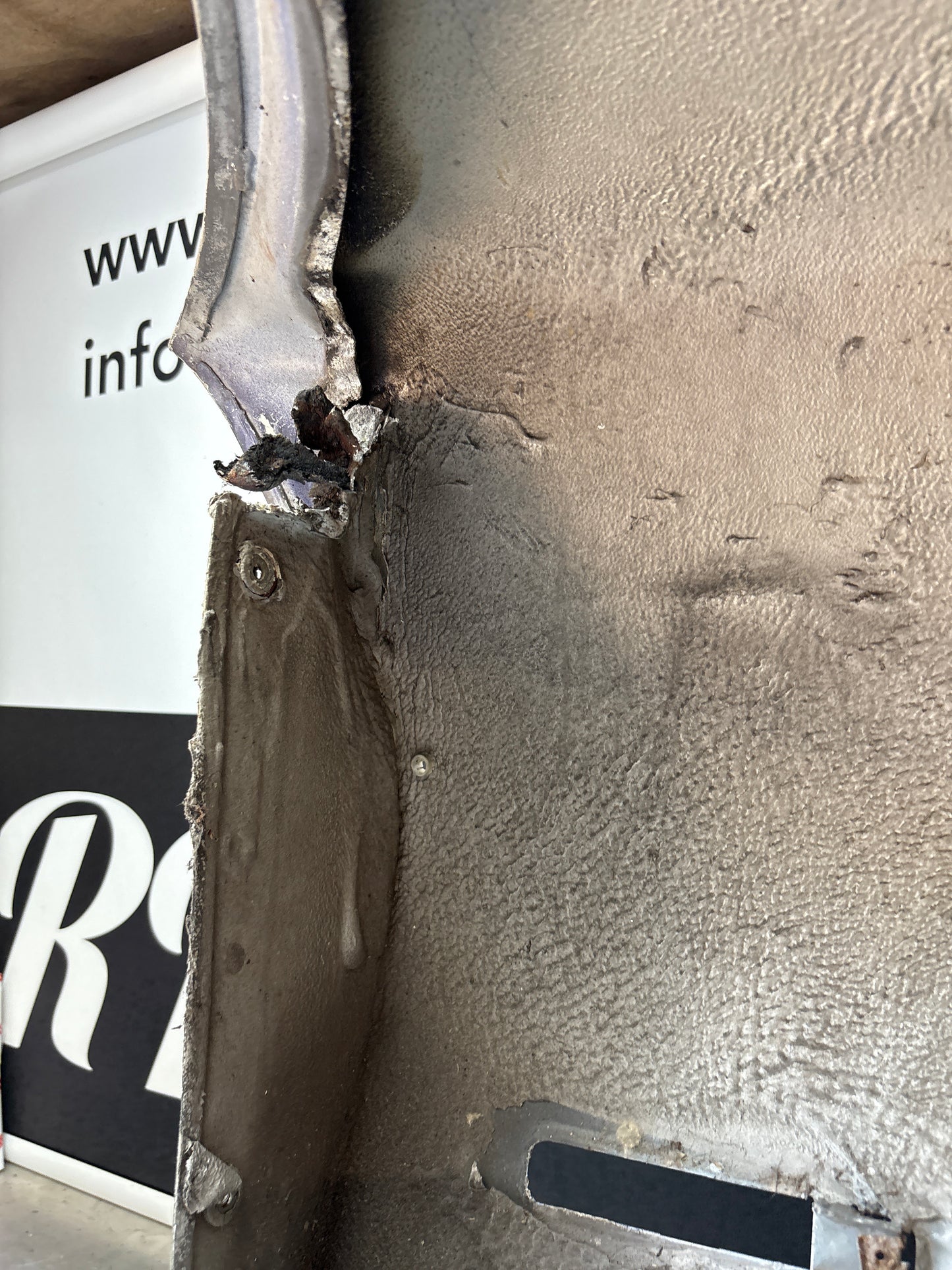 Porsche 928 -87 front left wing, 92850301103 used