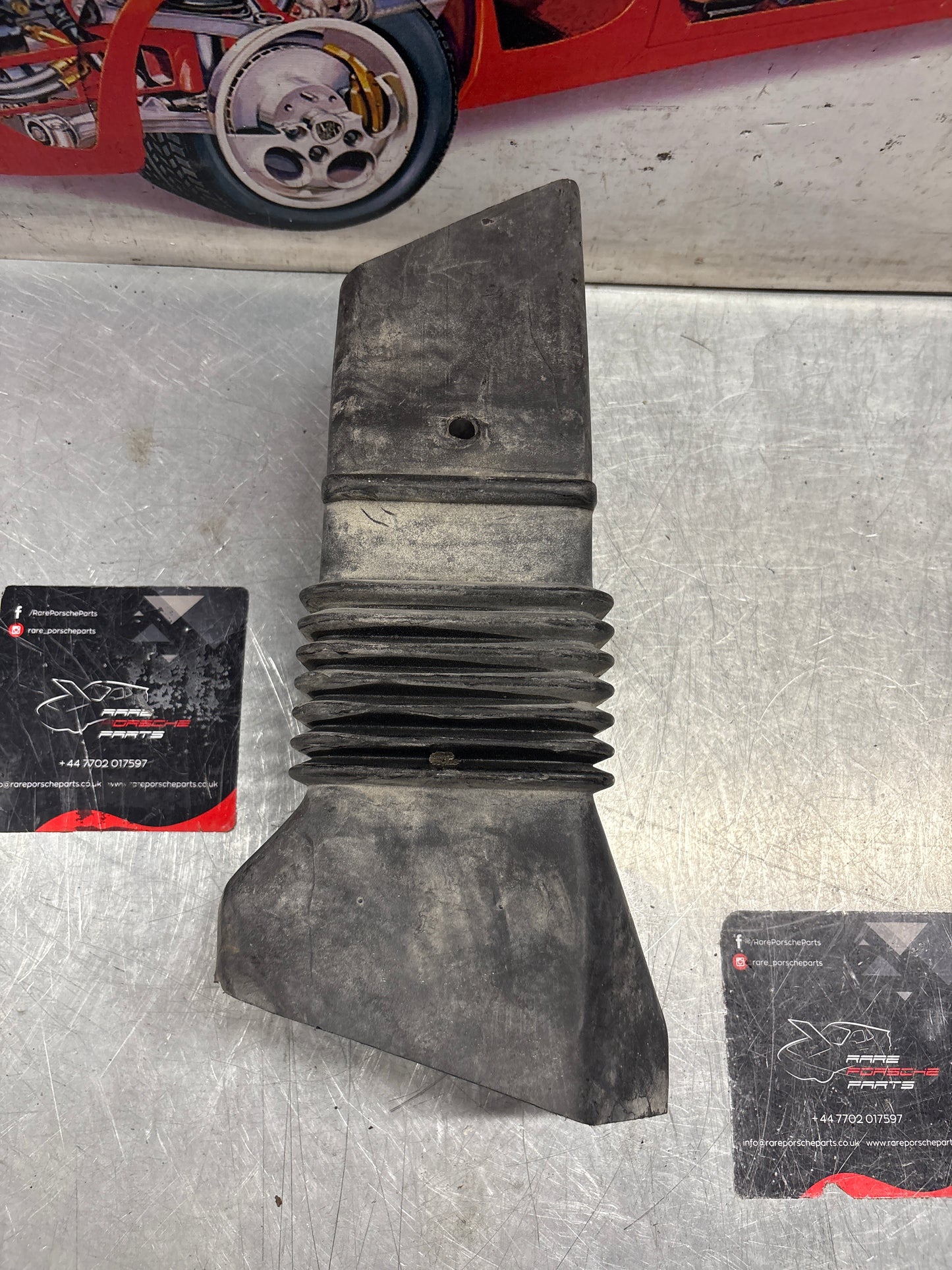 Porsche 928 right Air intake hose, used 92850416002