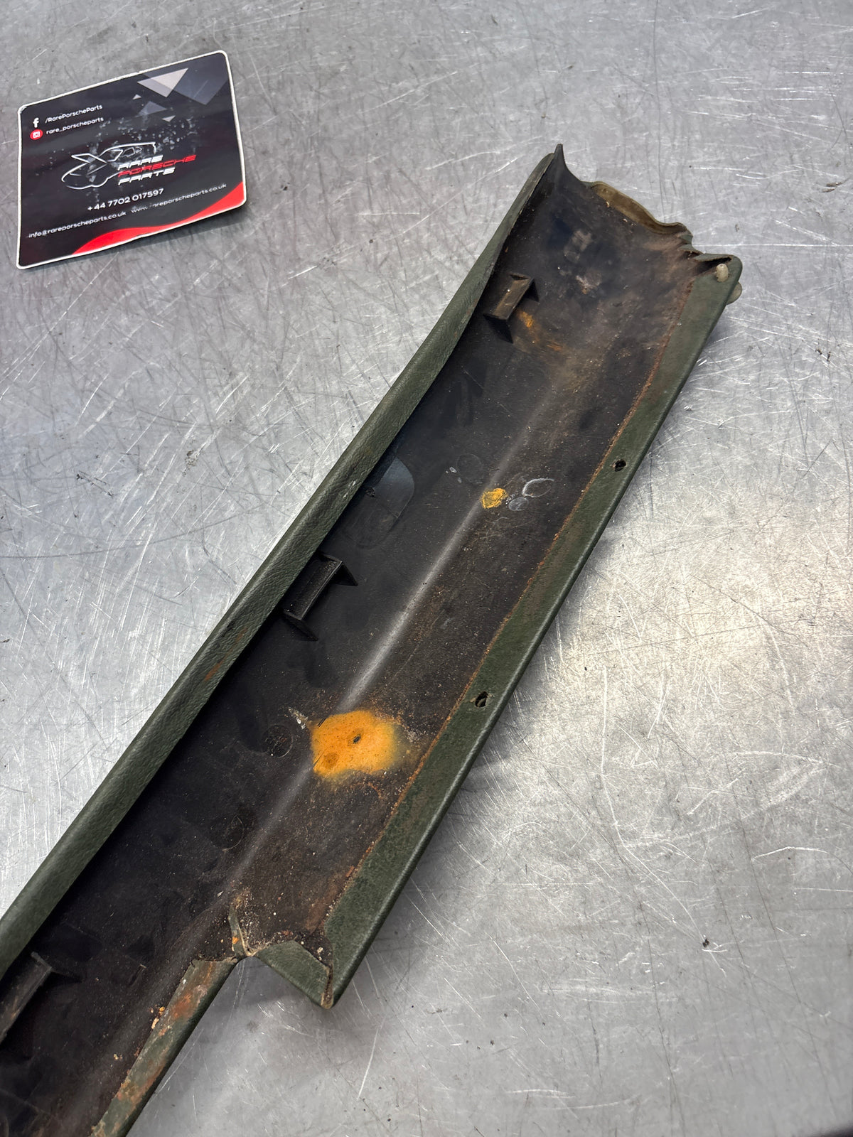 Porsche 928 tailgate interior trim, used, green 92855504705