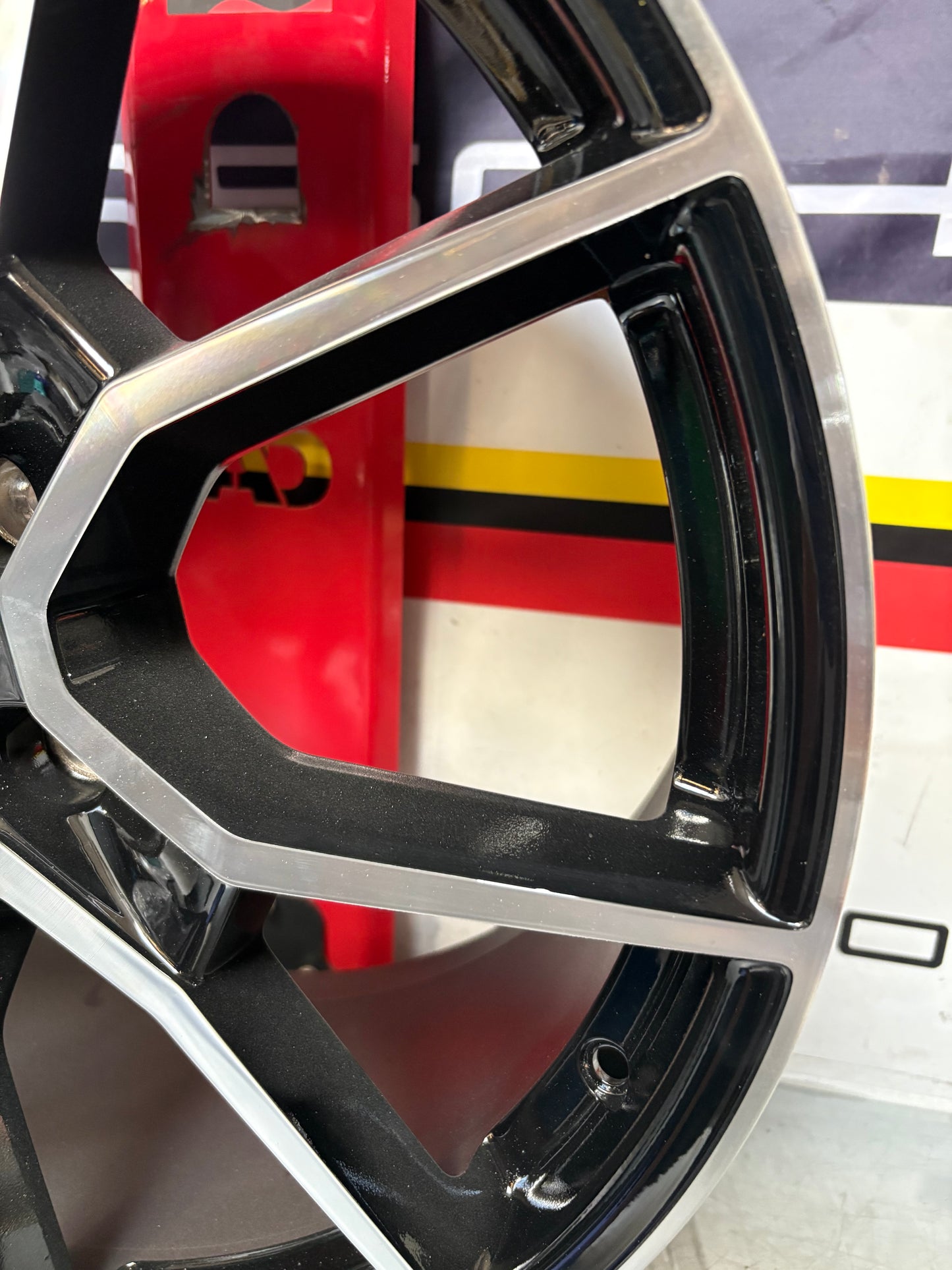 Porsche Taycan GTS 9.5Jx21” ET60 alloy wheel, 9J1601025BC, very nice condition, used