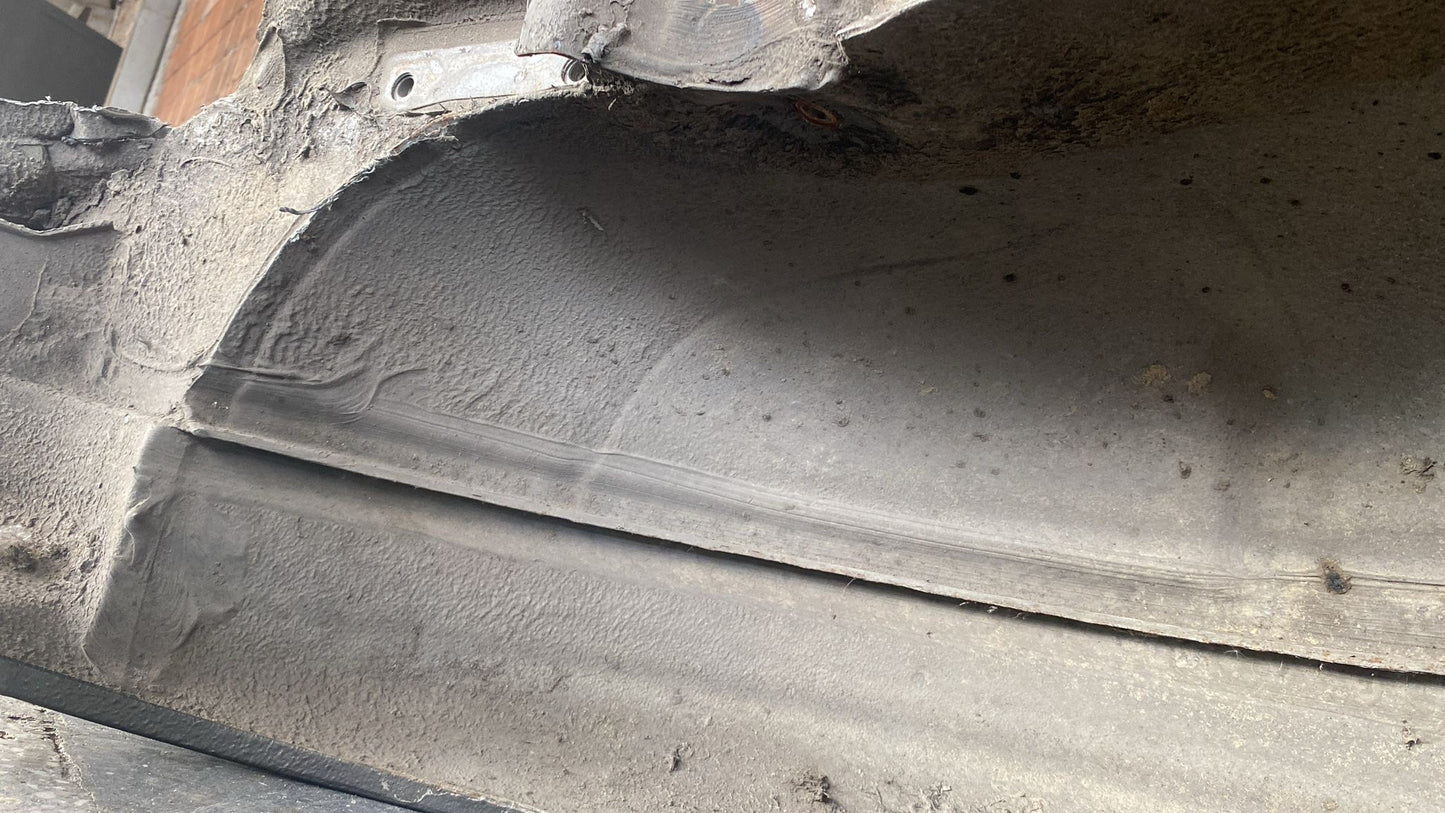 Porsche 944 Right side cut, rear fender with sill 94450390403, 94450361200