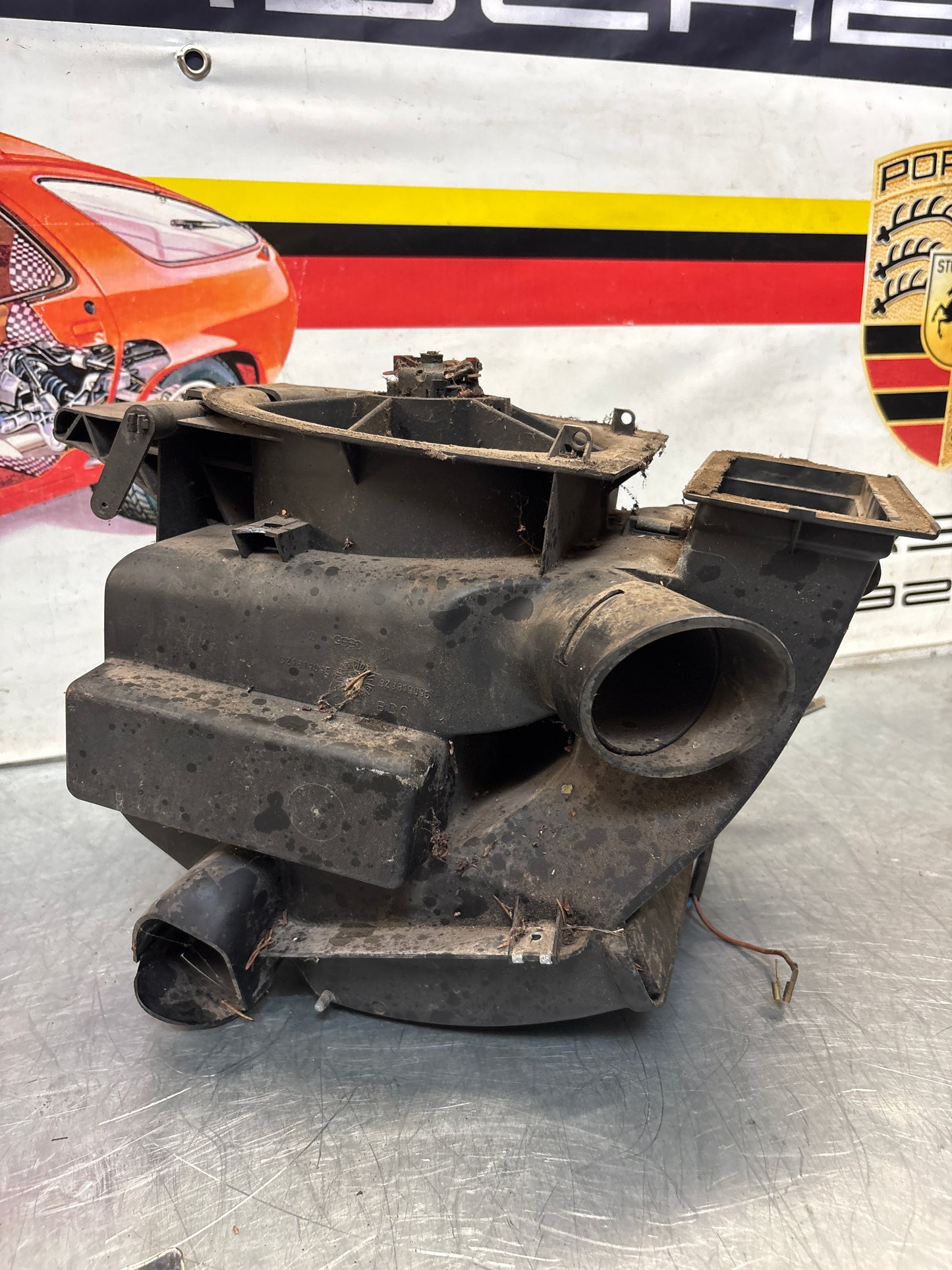 Porsche 924 80-85 944 82-85.5 heater blower fan assembly, complete 321819096 / 823819096A / 823819095A / 321819095 used
