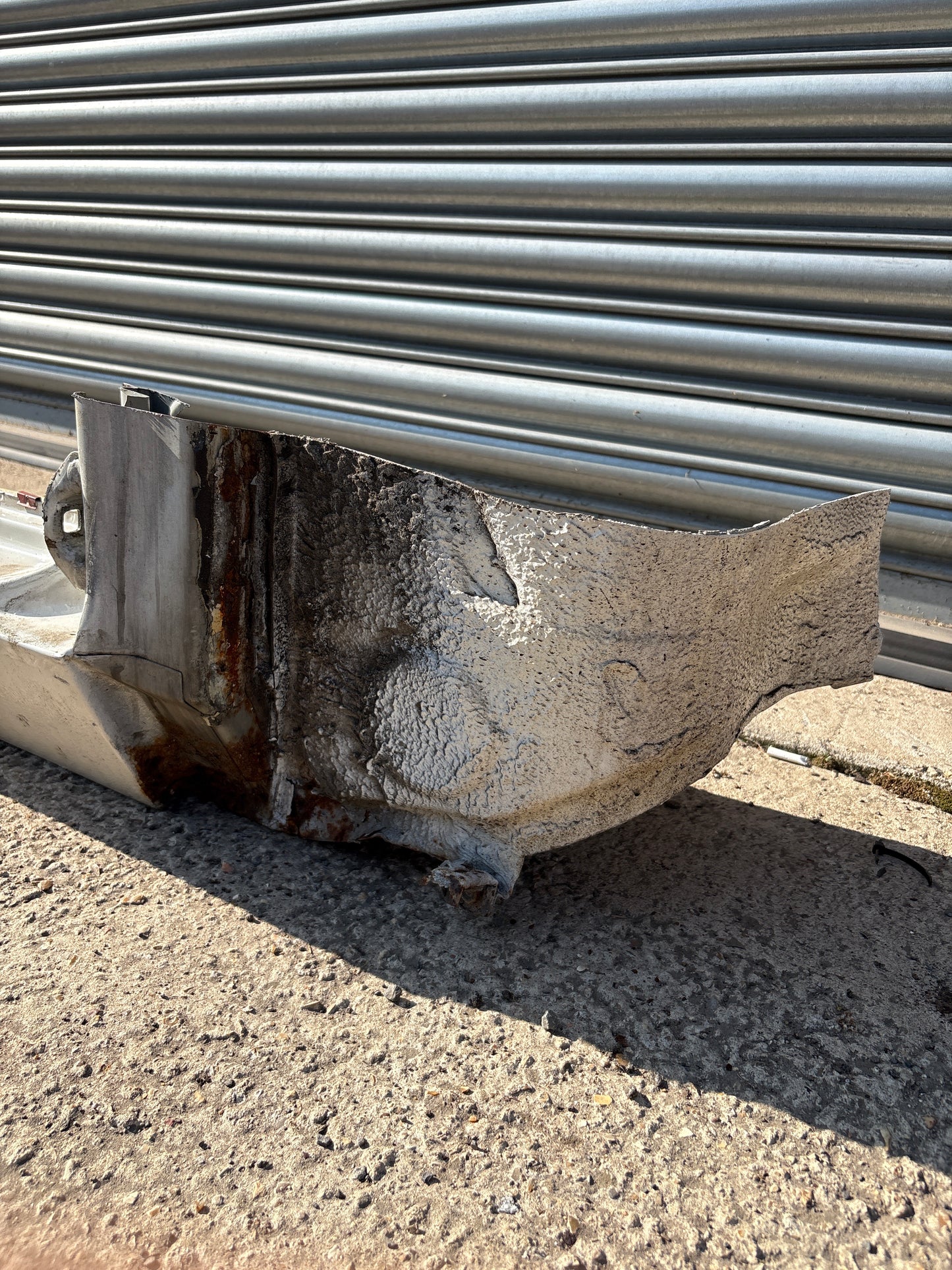 Porsche 944 right sill cut