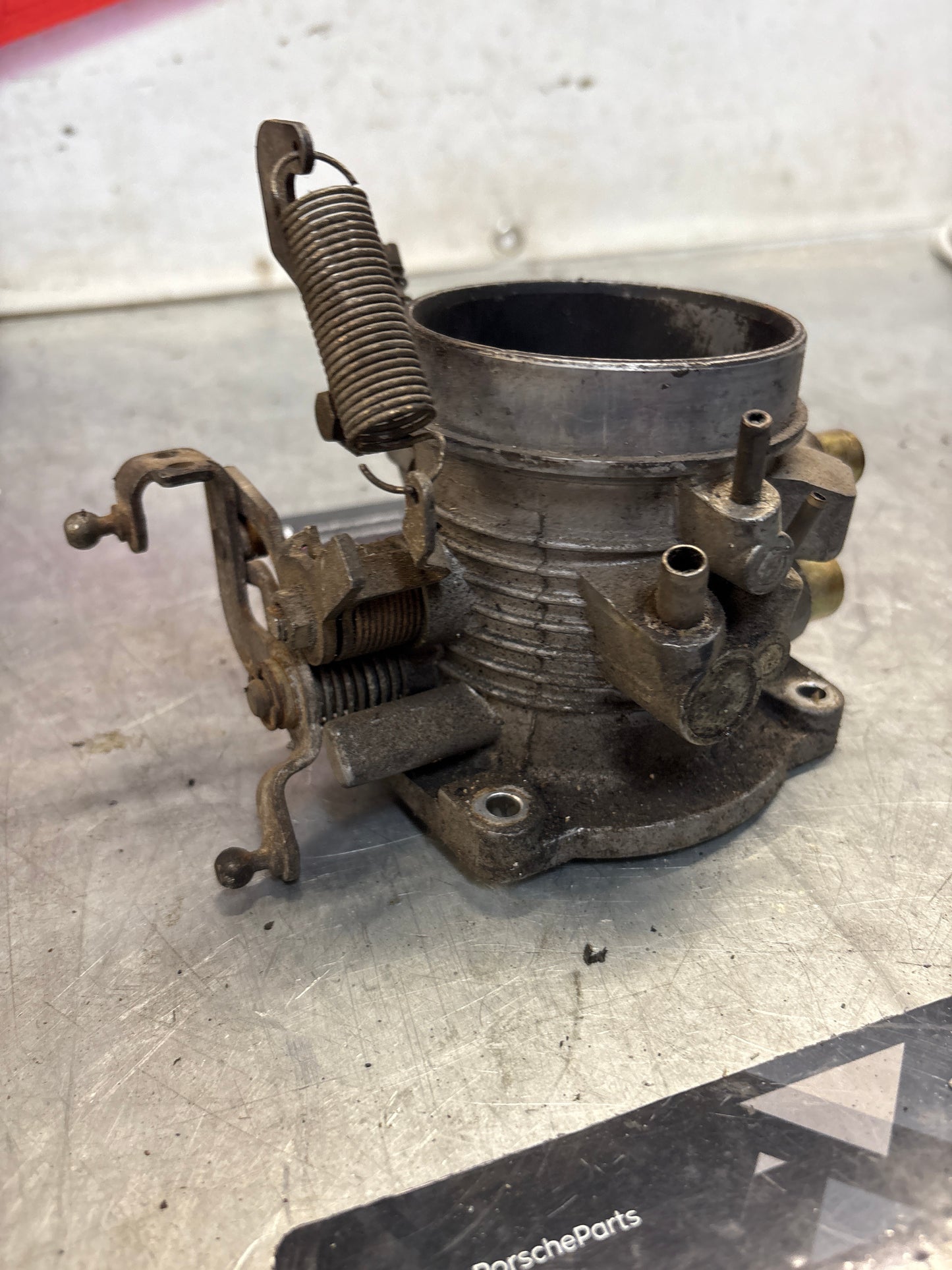 Porsche 928 4.7 Throttle Body Butterfly Valve, used