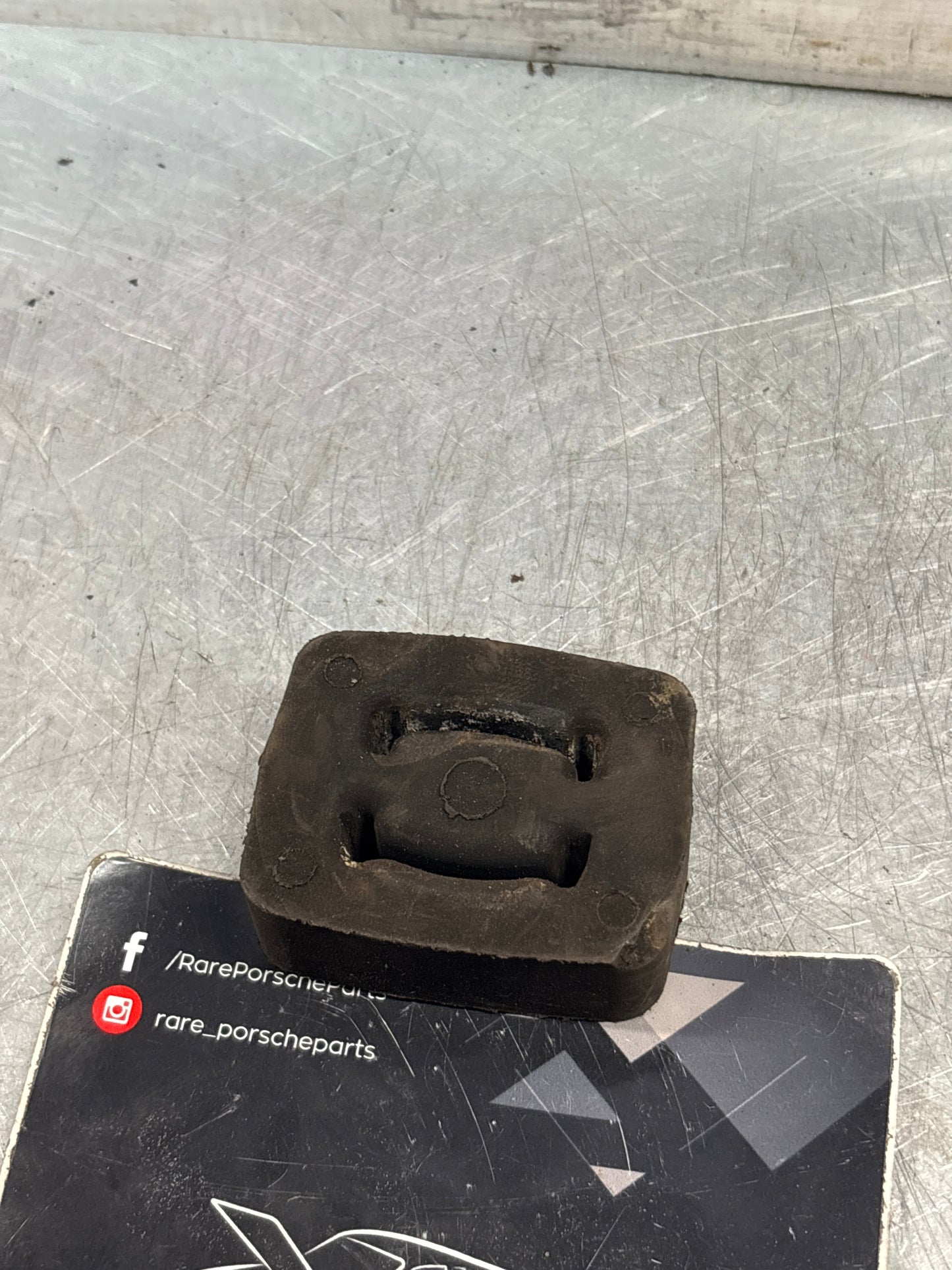 Porsche 968 924 944 928 92811125901 Exhaust Rubber Mounting used