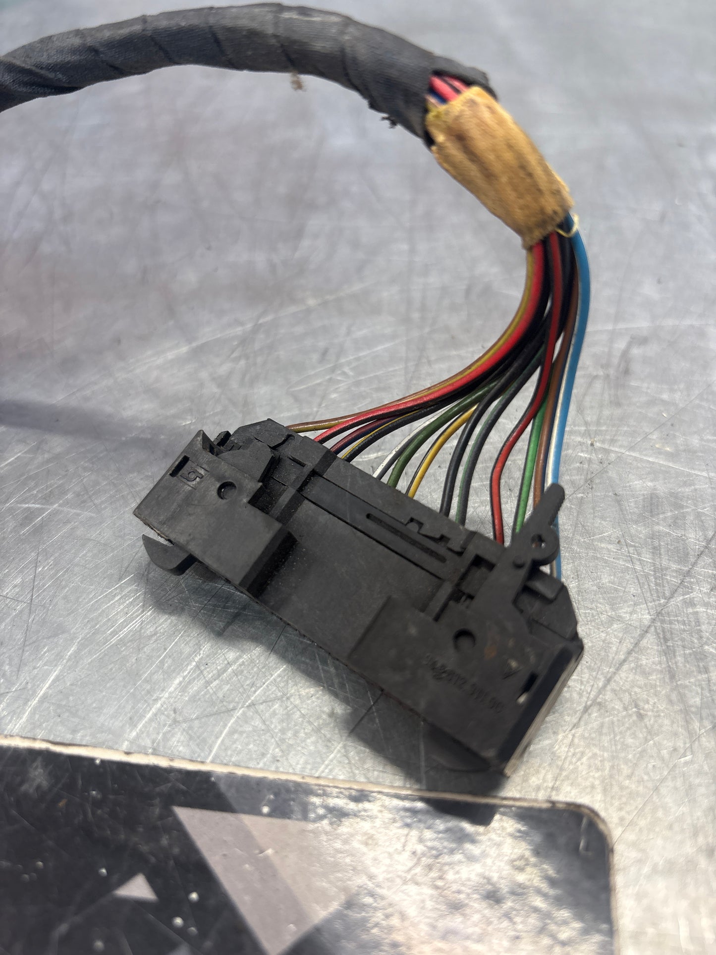 Porsche 944 cable harness connector, for spares or repair 94461231100