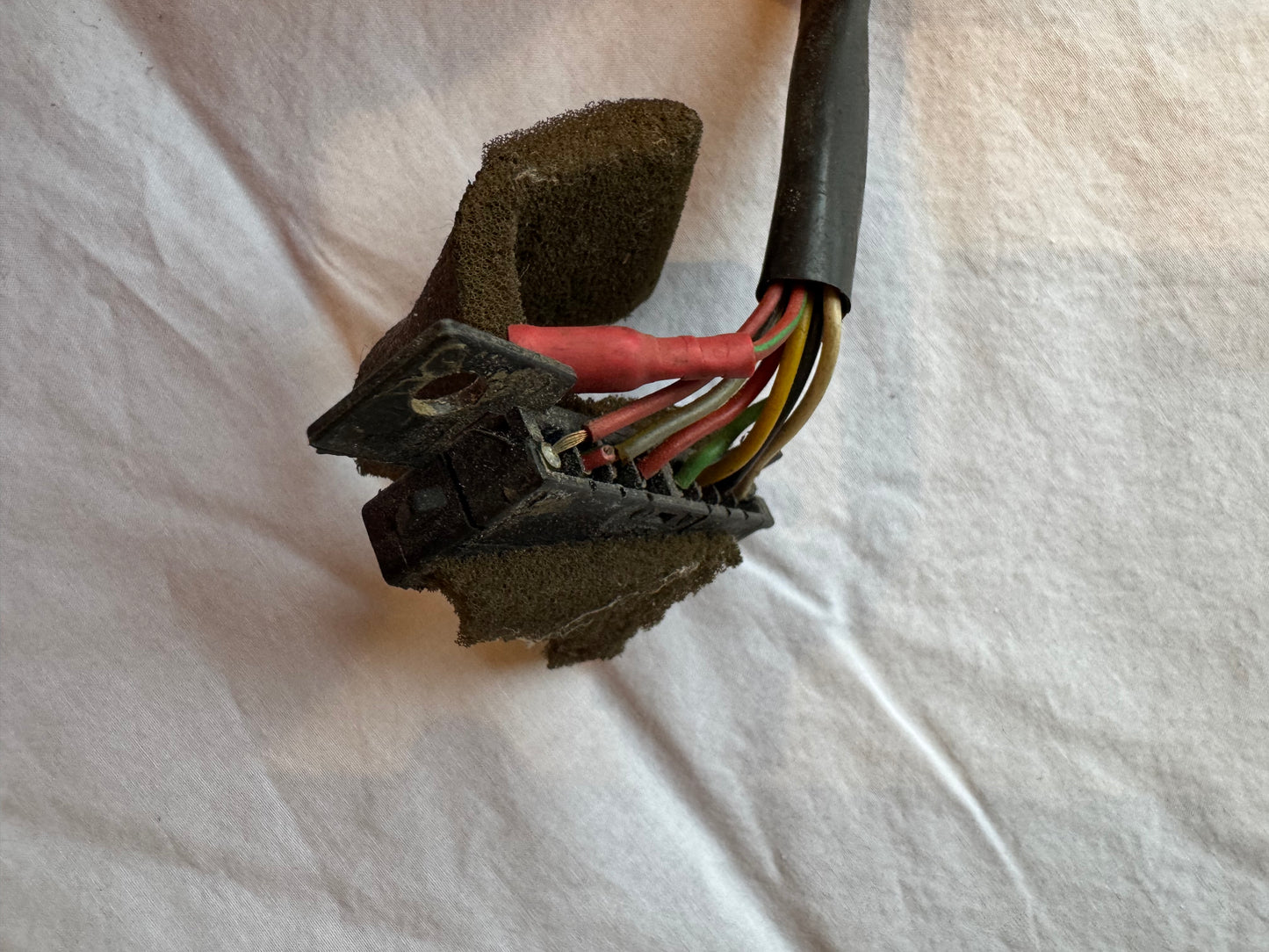 Porsche 944 dash clock binnacle pod speedometer, automatic 94564131101 used 136892 miles, scratched screen