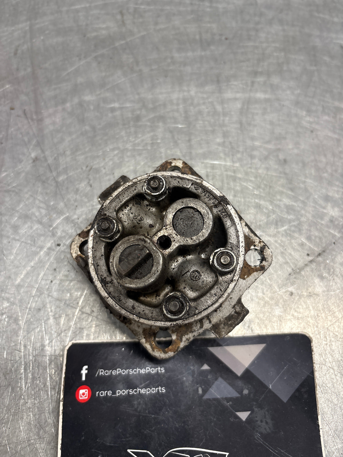 Porsche 914 oil pump assembly, used 021115109A