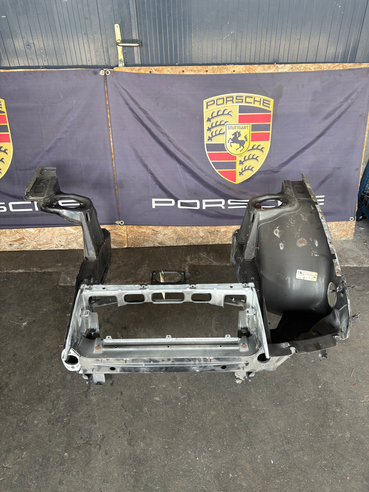 Porsche 944 Front end section cut