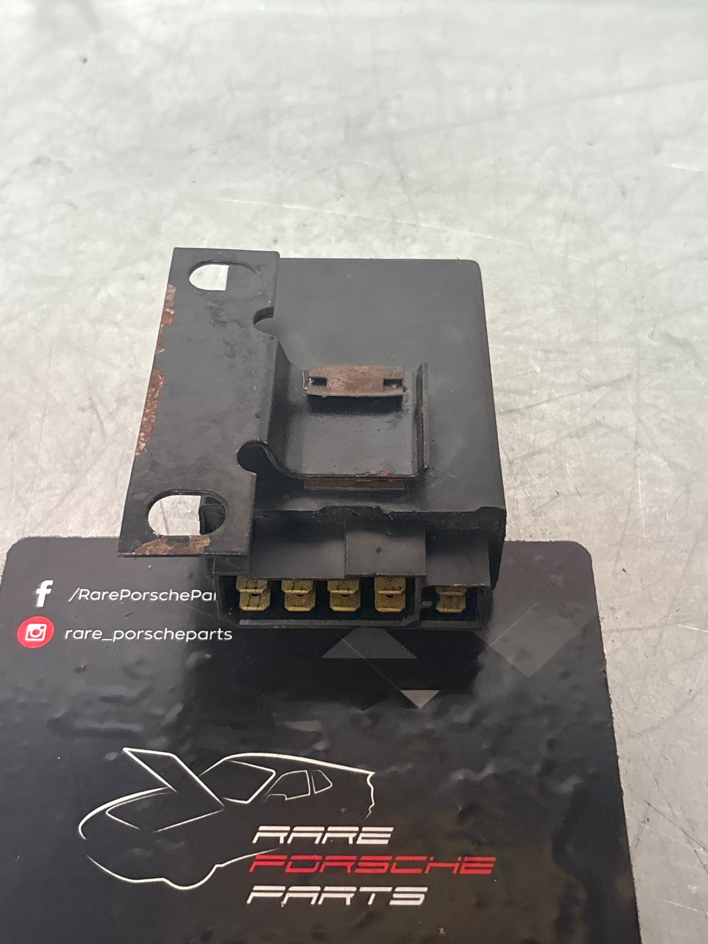 Porsche 911/924/944 Alarmsteuergerät Modul Relais Hella, gebraucht 91163710400