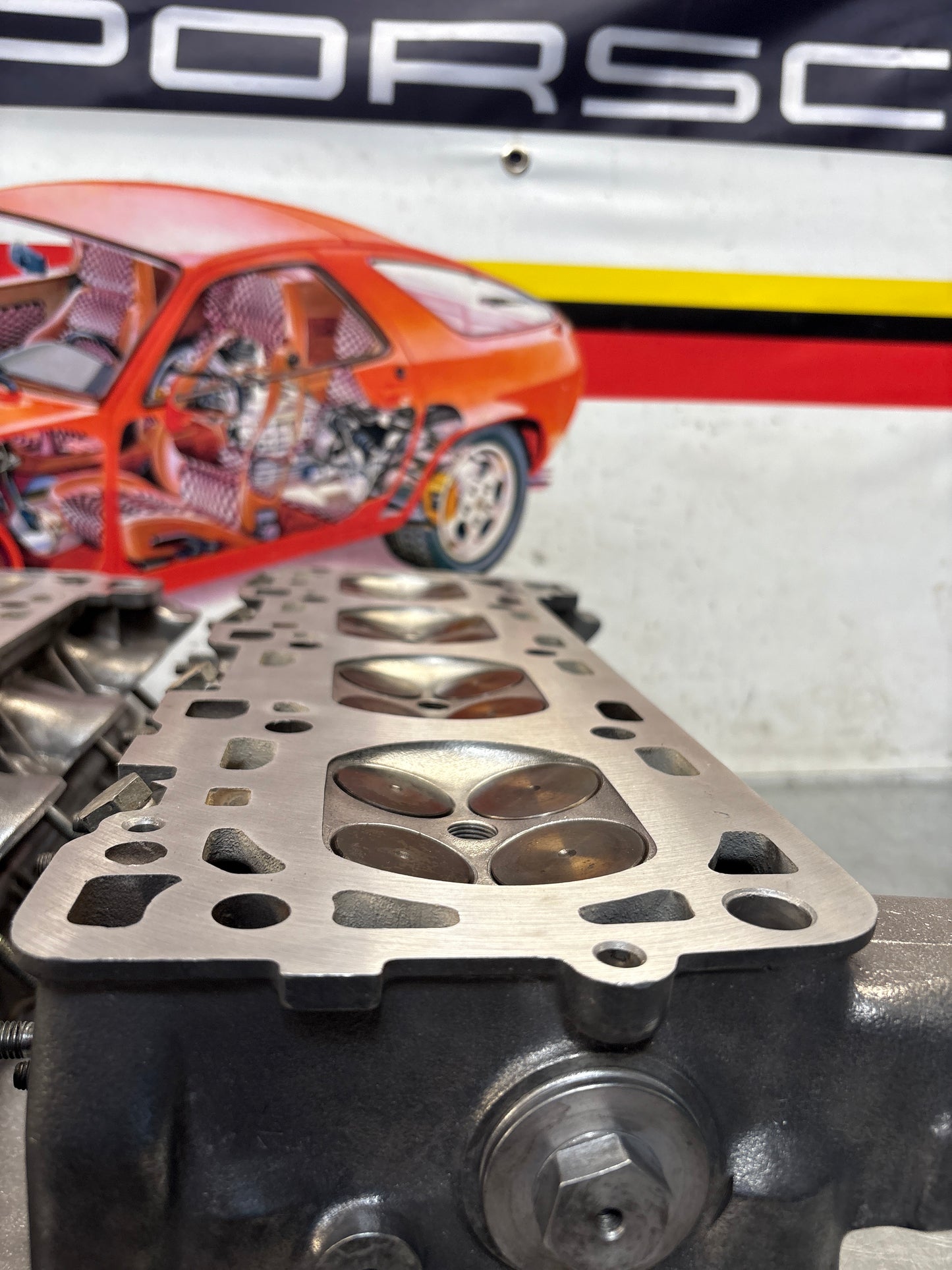 Porsche 928 S4 Pair of cylinder head, refurbished 9281044131R