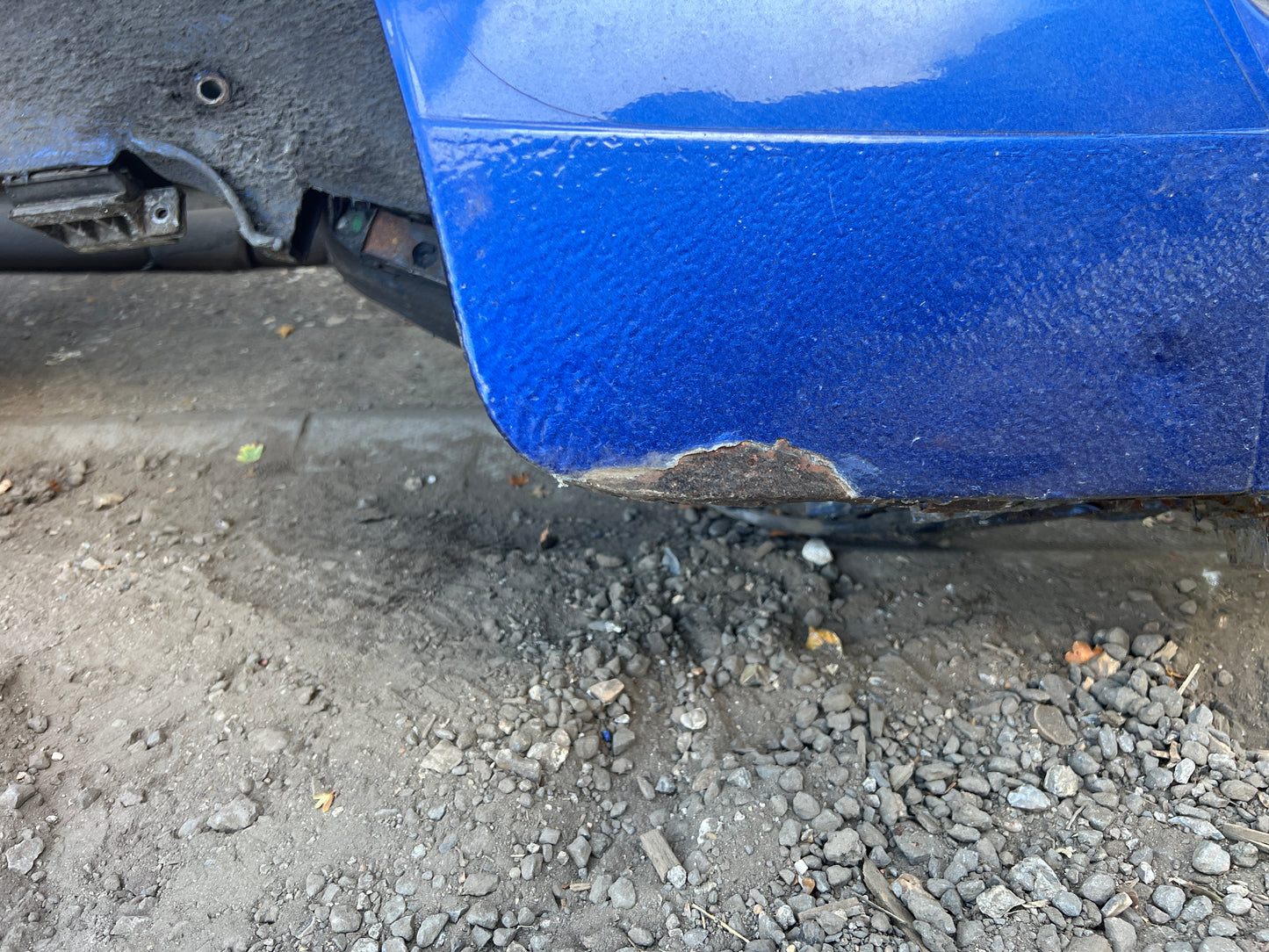 Porsche 944 S2 / Turbo 1991 Right side cut, rear fender with sill 94450390403 94450361200