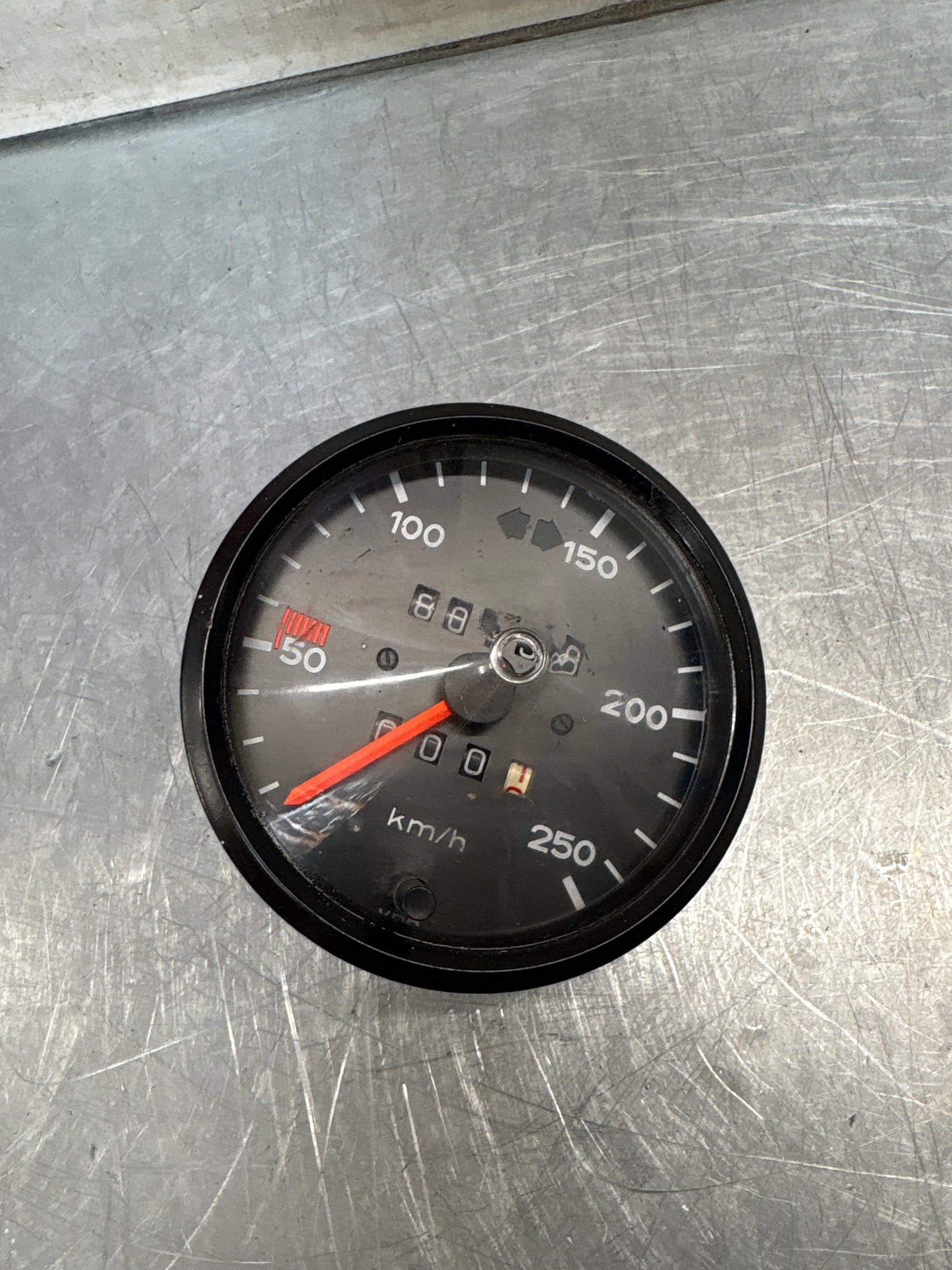 Porsche 924 Early km/h speedometer with 80k showing 477957021
