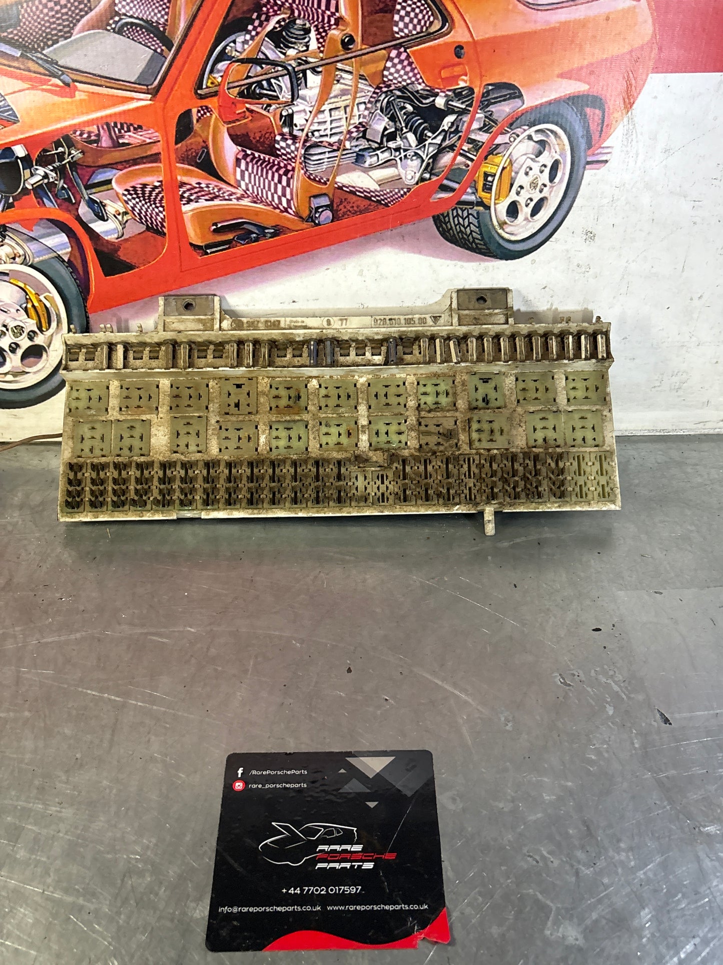 Porsche 928 fuse box relay panel, used 92861010500
