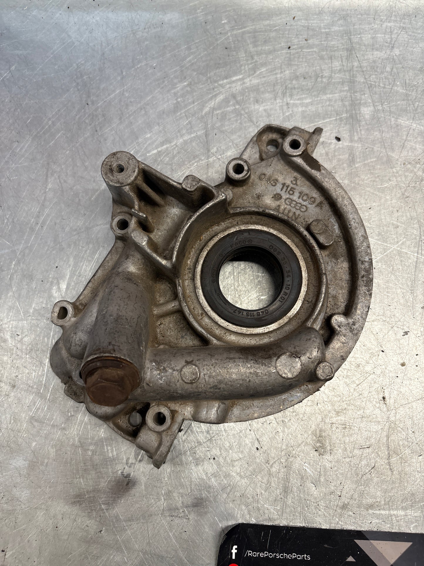 Porsche 924 2.0L oil pump, used 046115109A