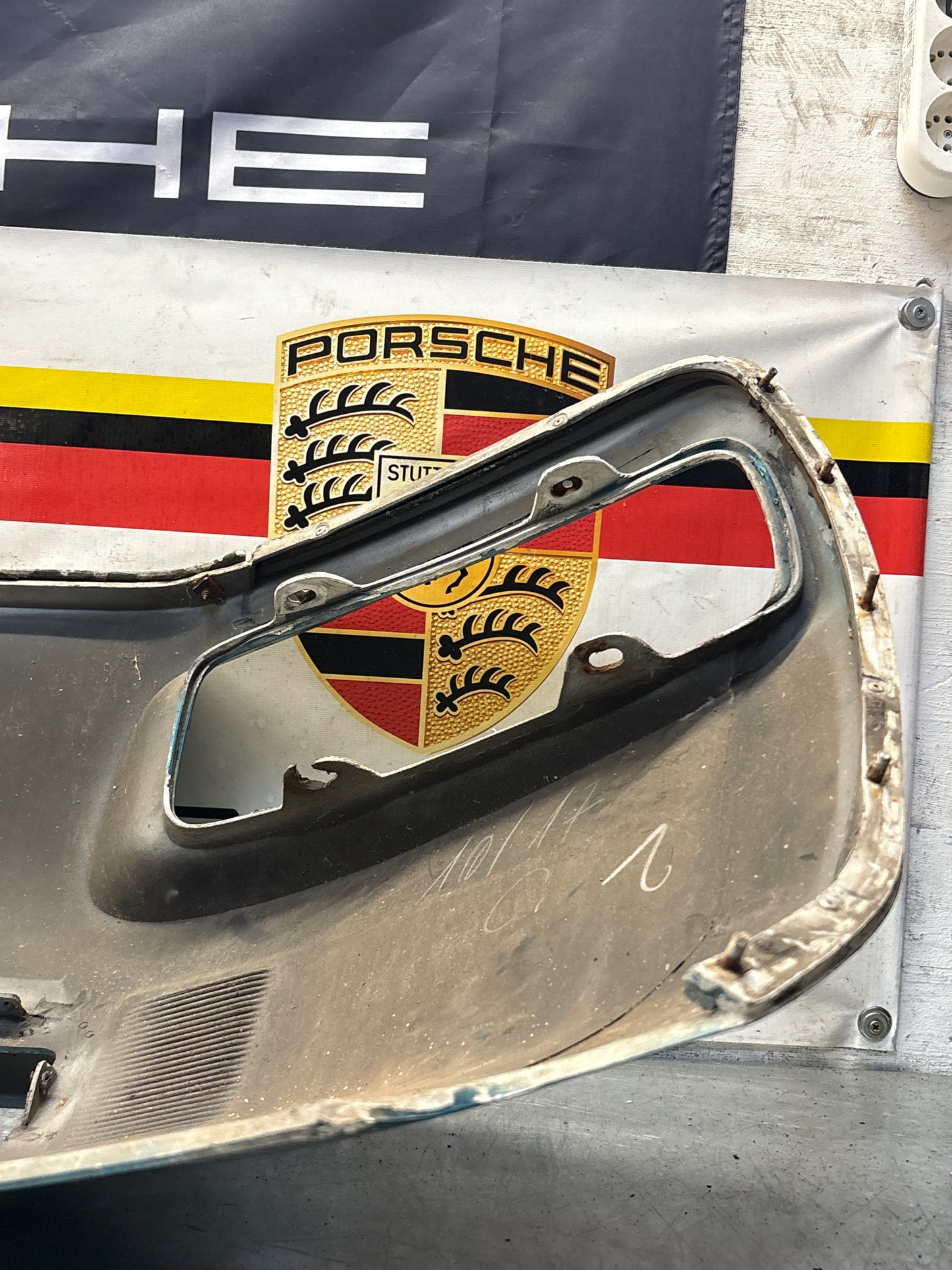 Porsche 928S rear bumper, used 92850502303 / 474181