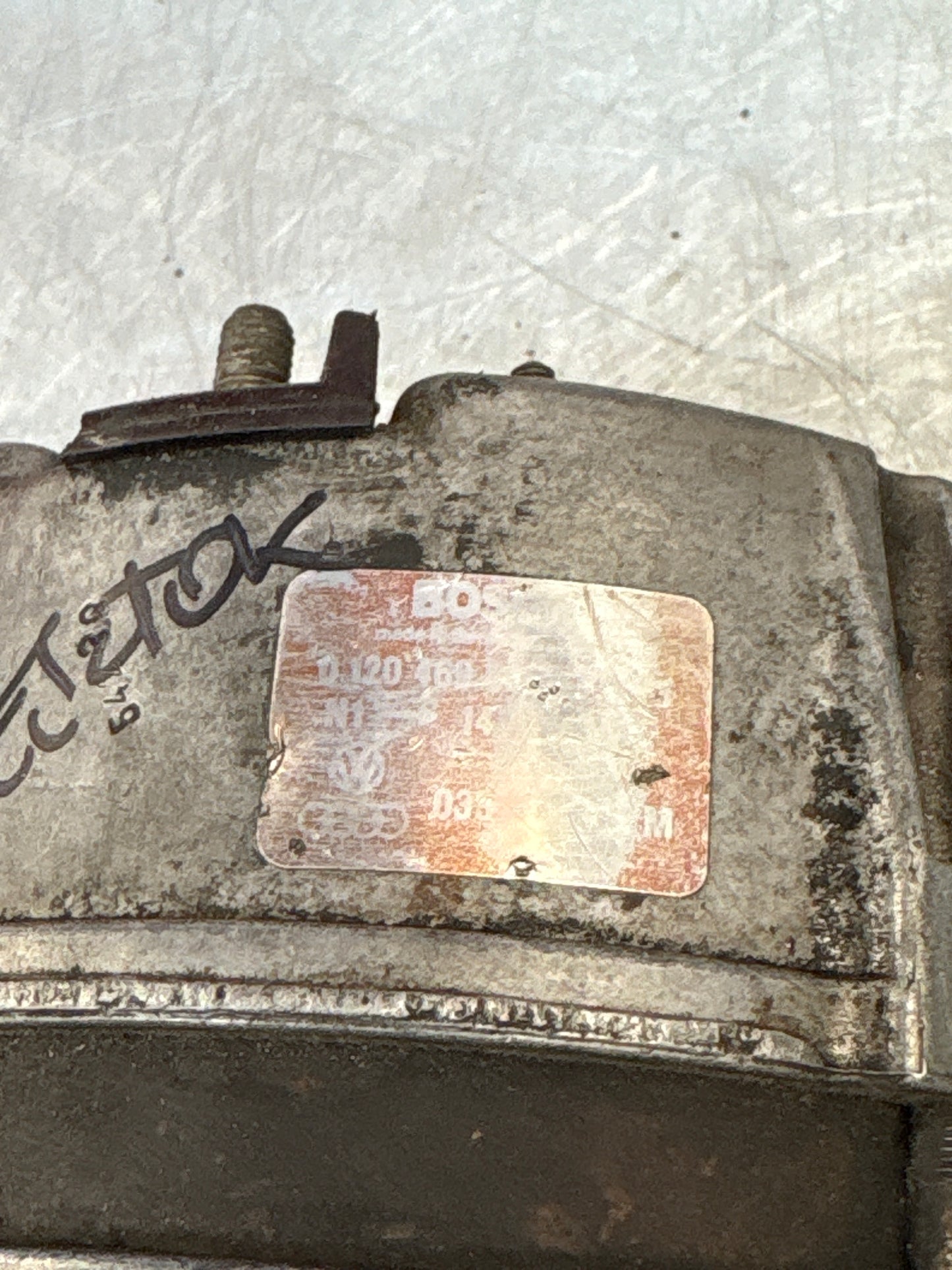 Porsche 924 924 Turbo alternator 0120469551, 035903015M, used