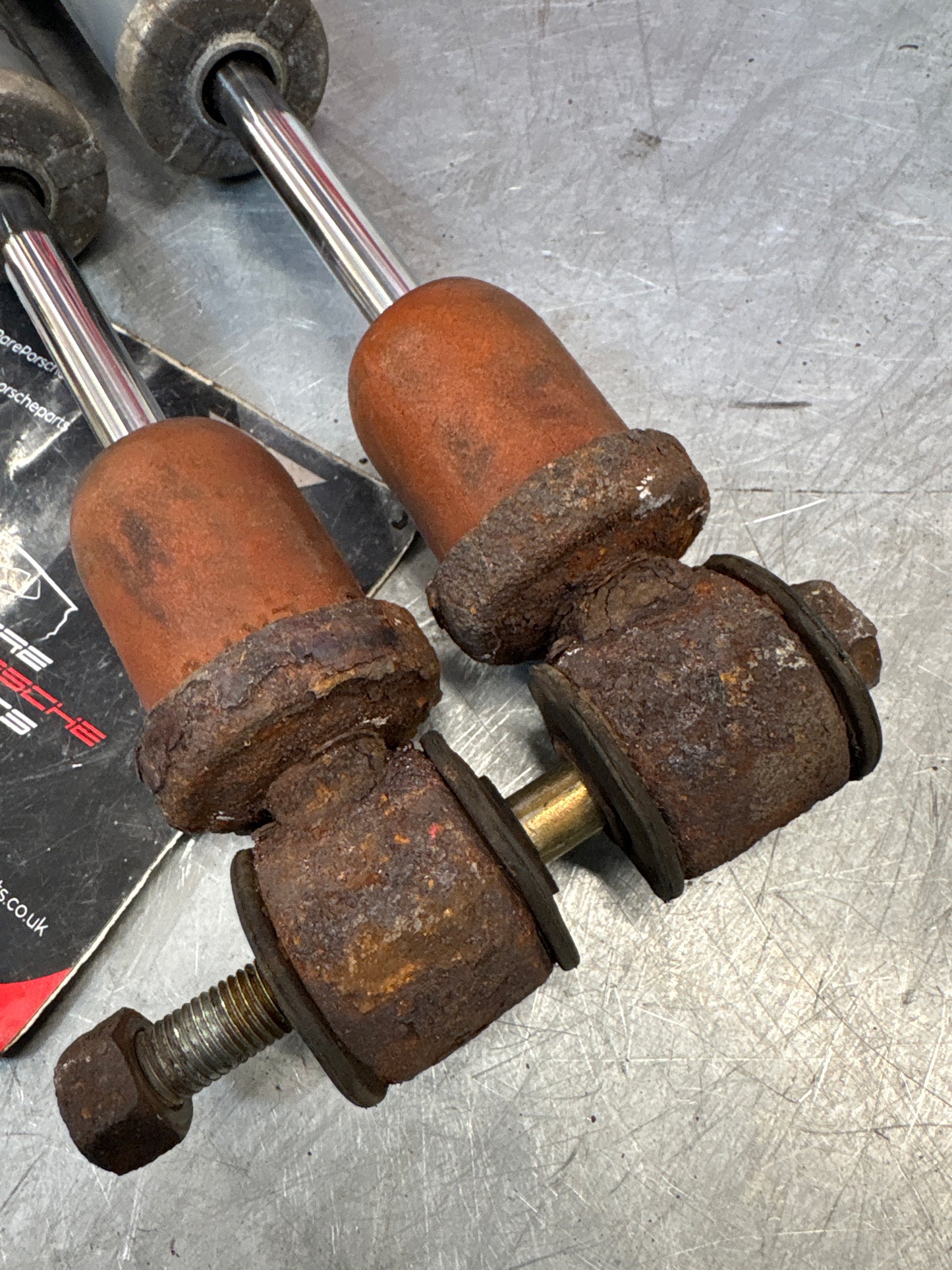 Porsche 944 86- pair of rear suspension shock absorbers, used 95133303209