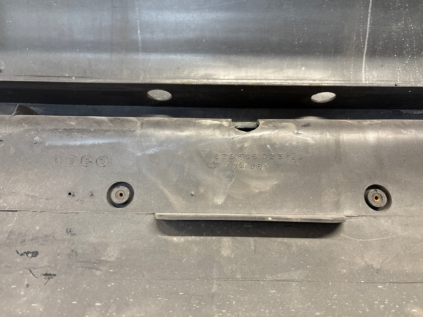 porsche 928 rear bumper, used 92850502303 / 474181