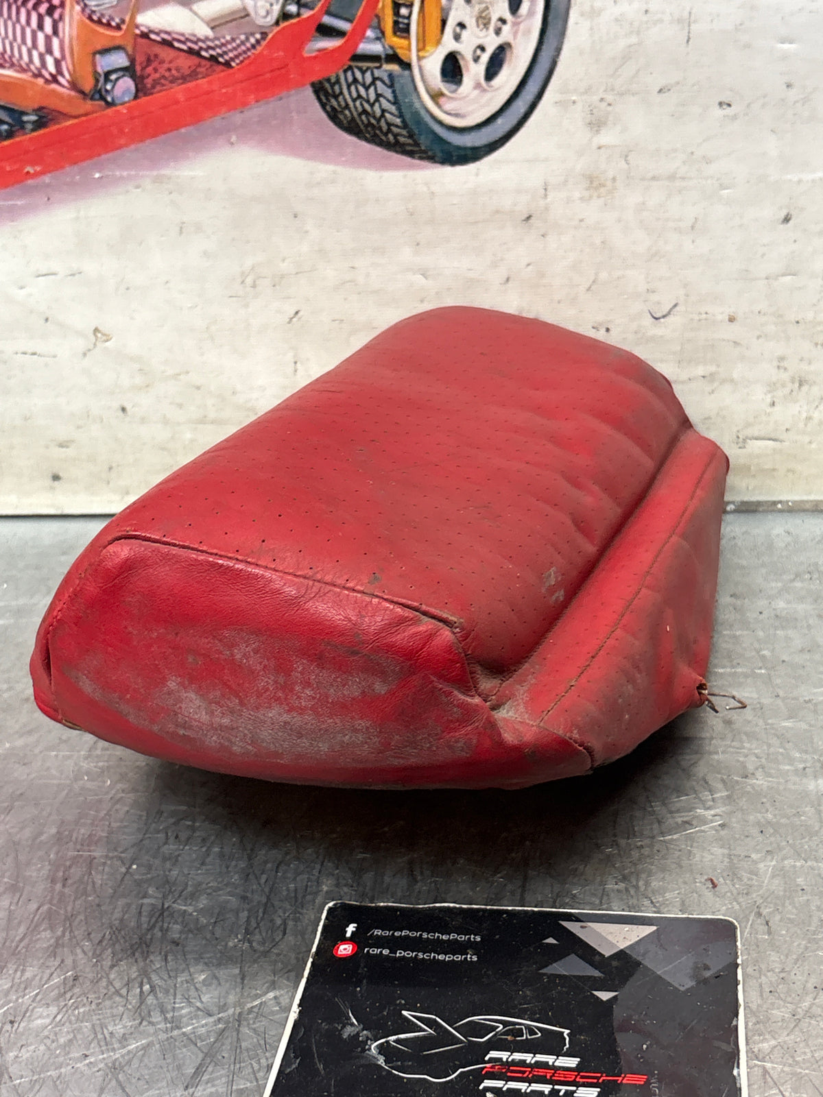 Porsche 928 rear left seat centre cushion, can-can red , leather, used 92852208751