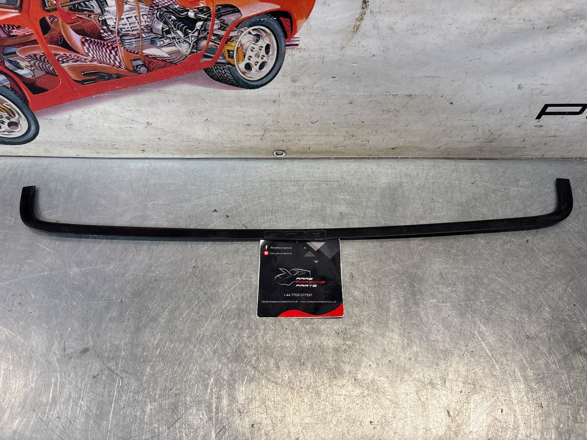 Porsche 928 rear window cover strip, used 92855915105