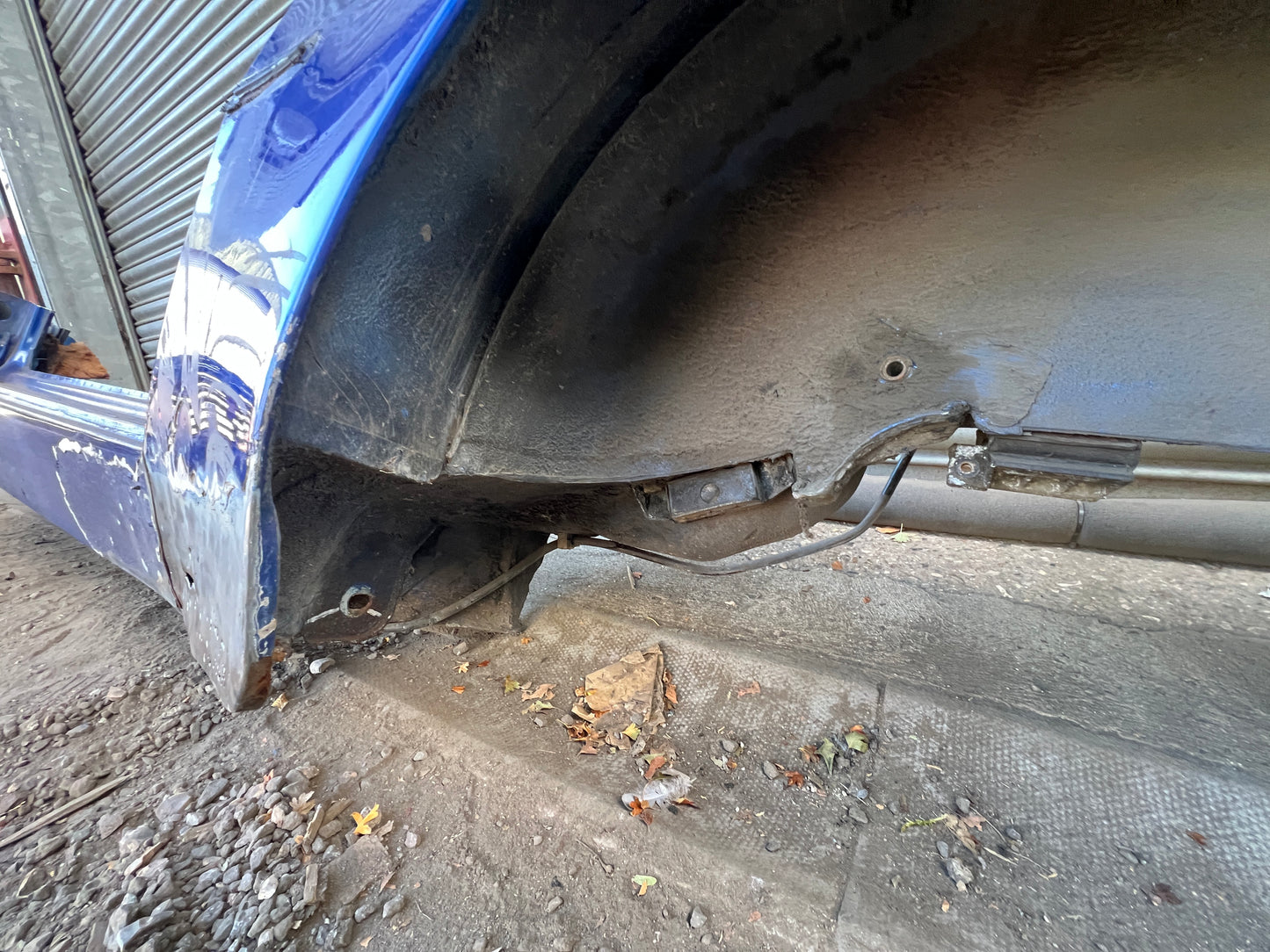 Porsche 944 left side cut, rear fender with sill 94450390303, 94450361102