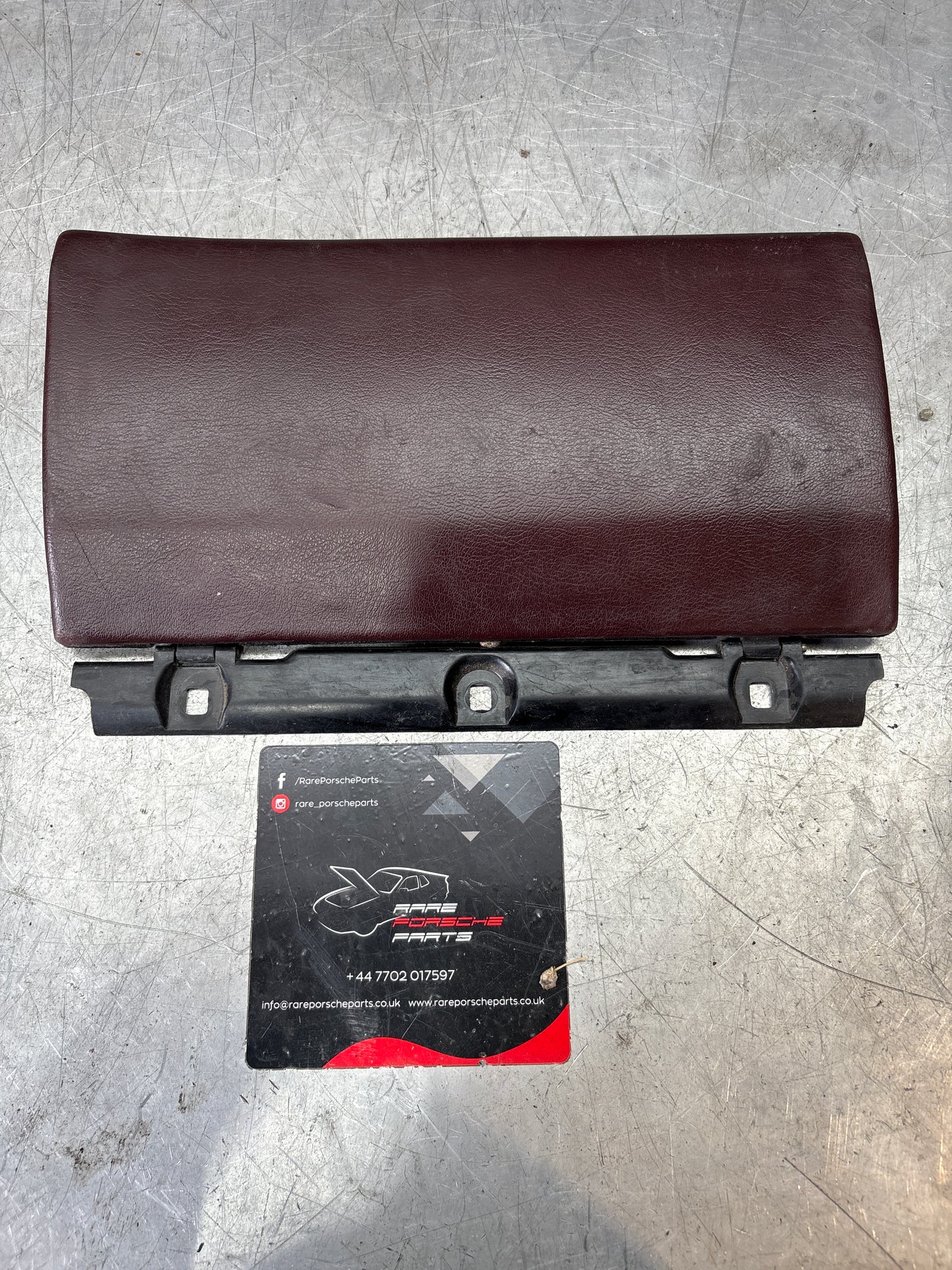 Porsche 944 85-92 glove box lid burgundy used, no catches