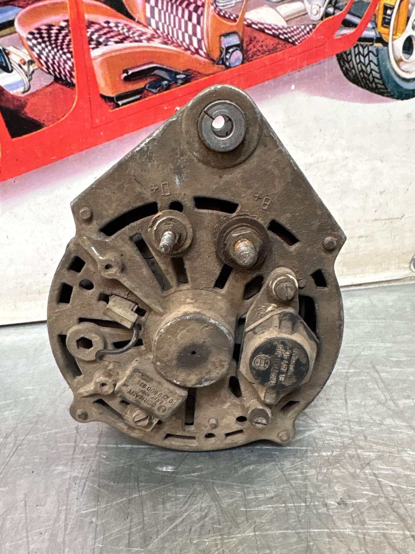 Porsche 924S / 944 2.5 models alternator. 0120469559 / 94460310900 used