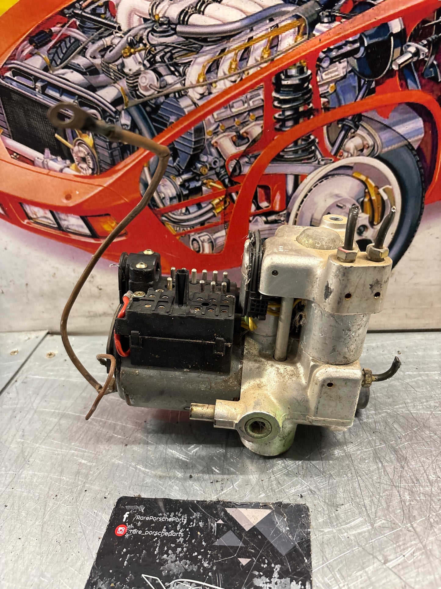 Porsche 944 Turbo Bosch ABS pump, used 0265200038 / 95135511303