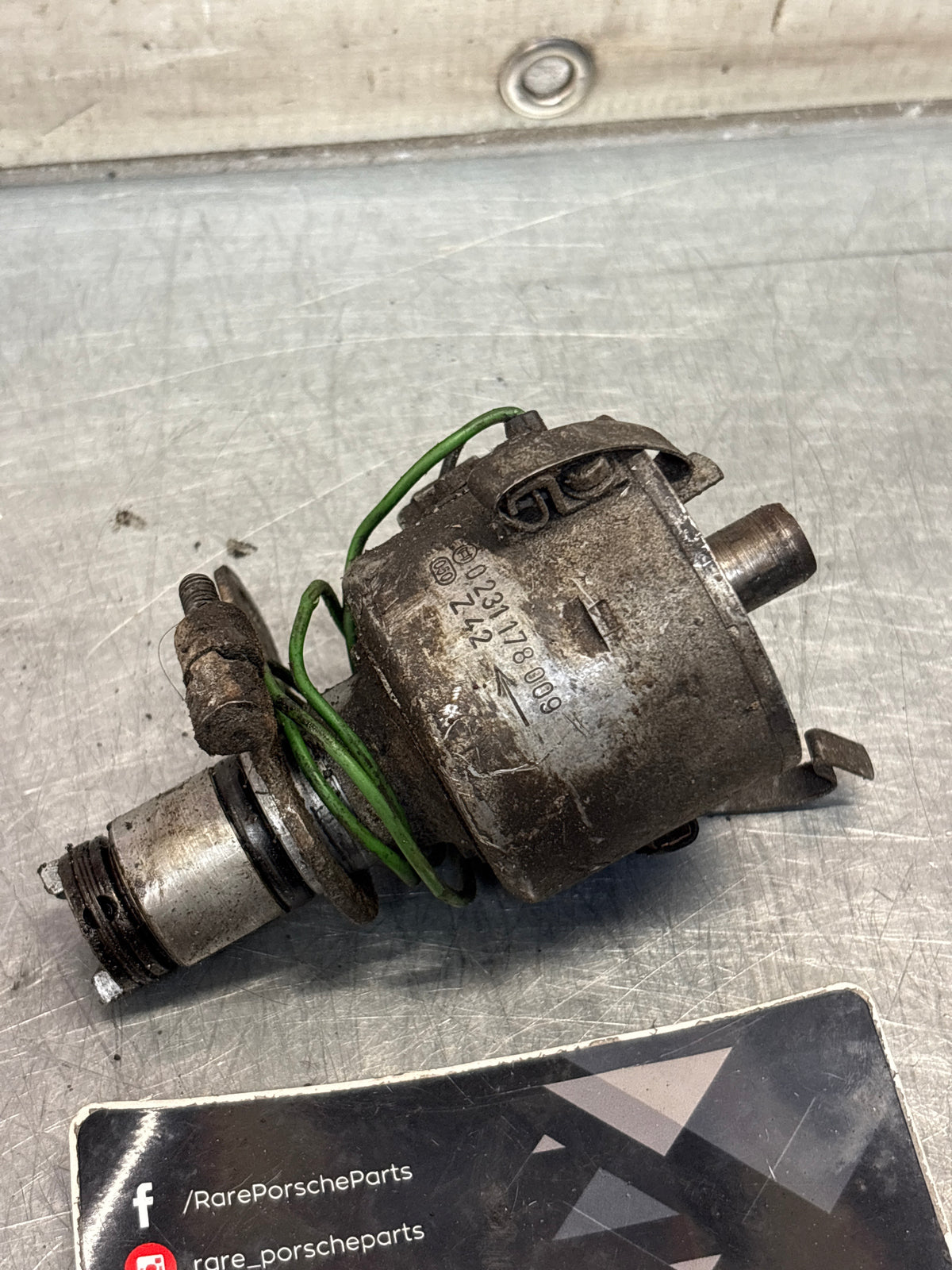 Porsche 912 / 356 fuel distributor, used 0231178009