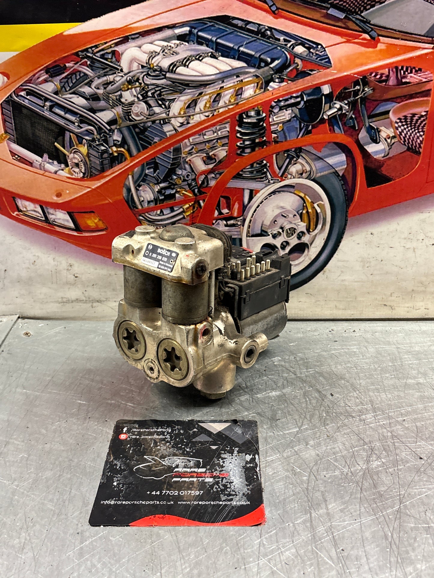 Porsche 928 S4 Bosch ABS pump, used 0265200039 / 92835575504