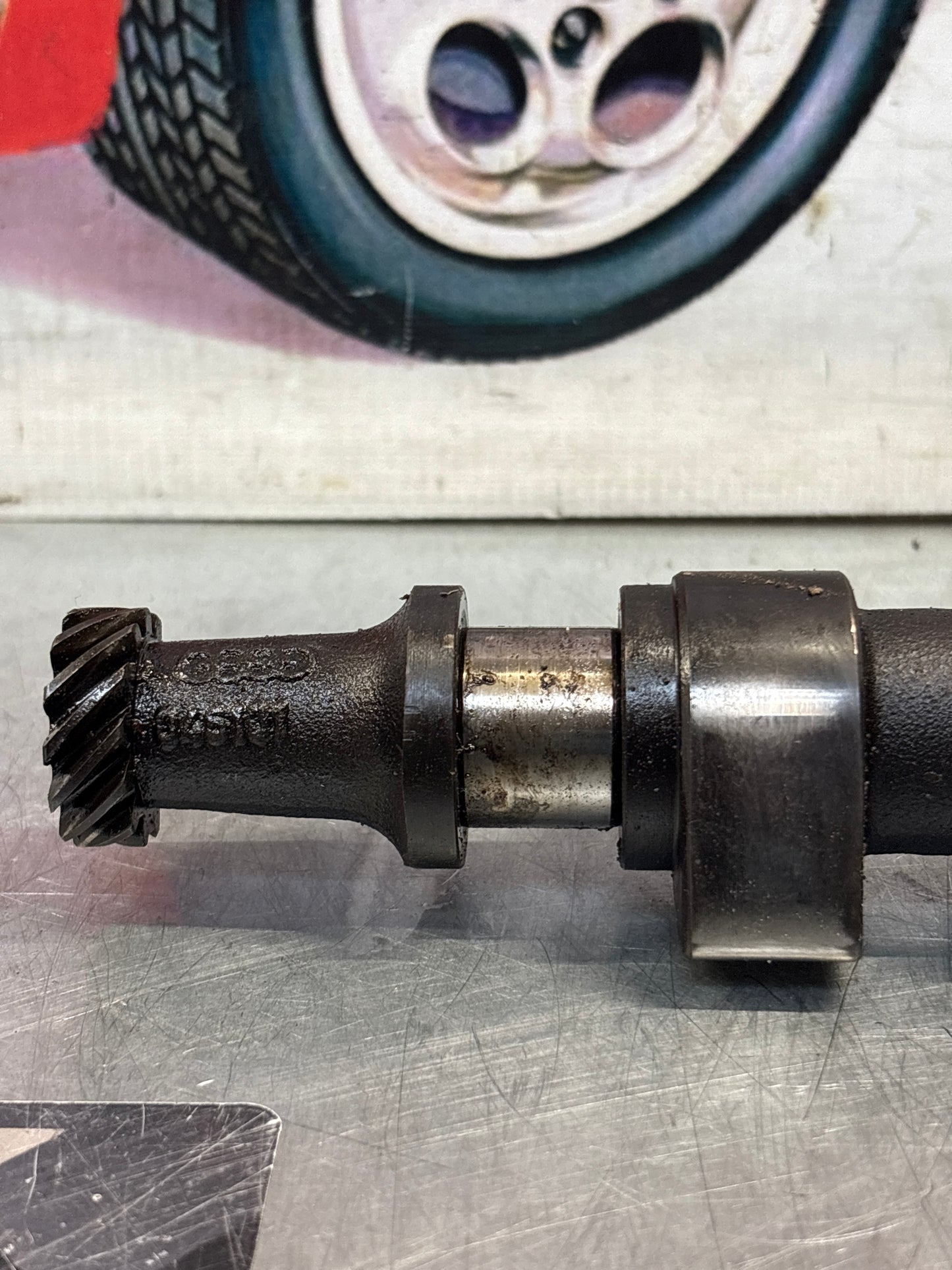 Porsche 924 / 924 Turbo chamshaft 046109021 used