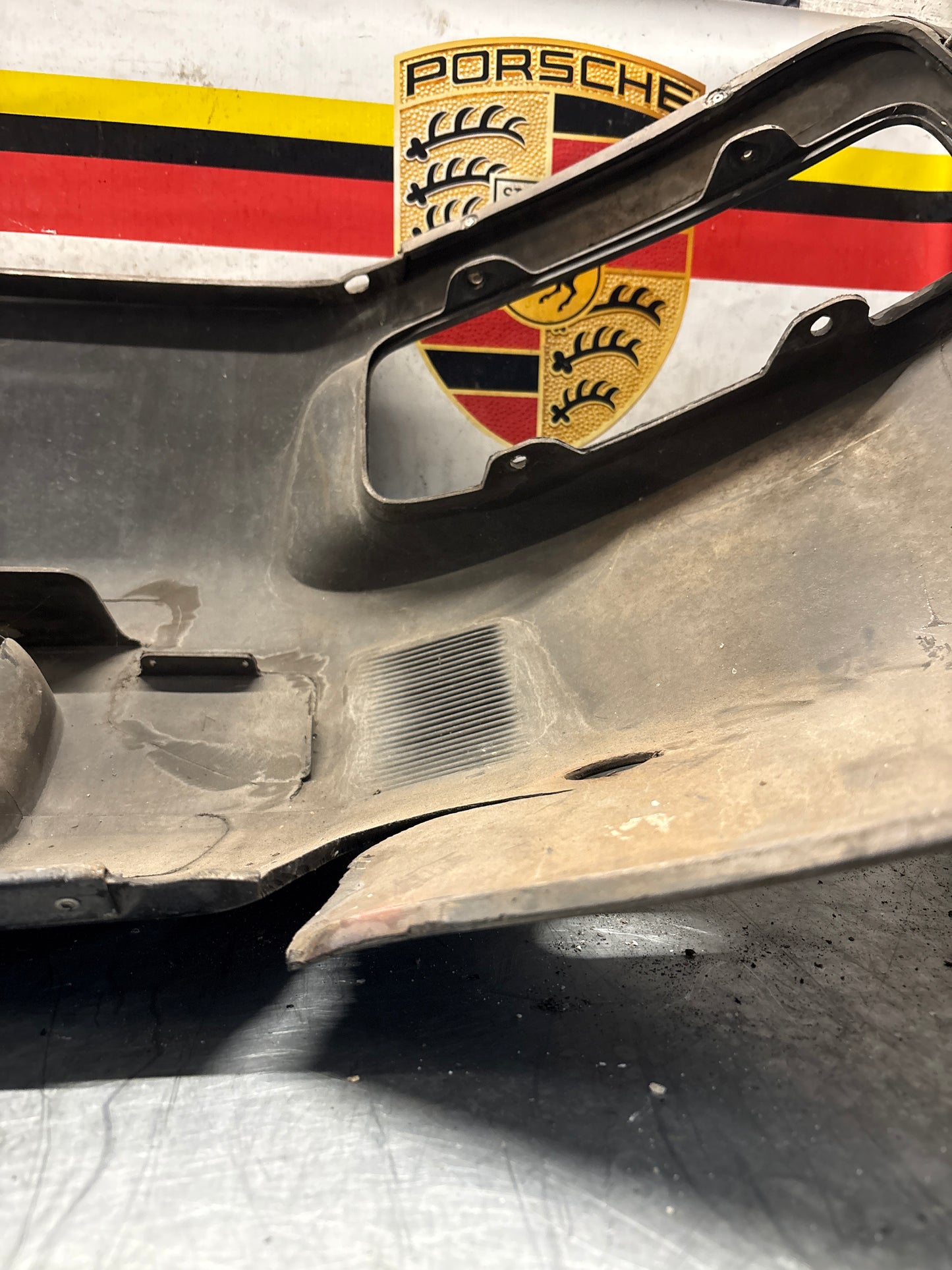 Porsche 928 rear bumper, used 928505023