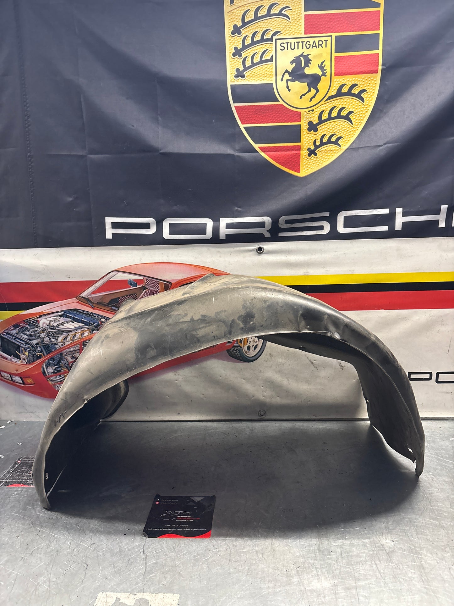 Porsche 928 wheel arch liner Left 92850438105 Used