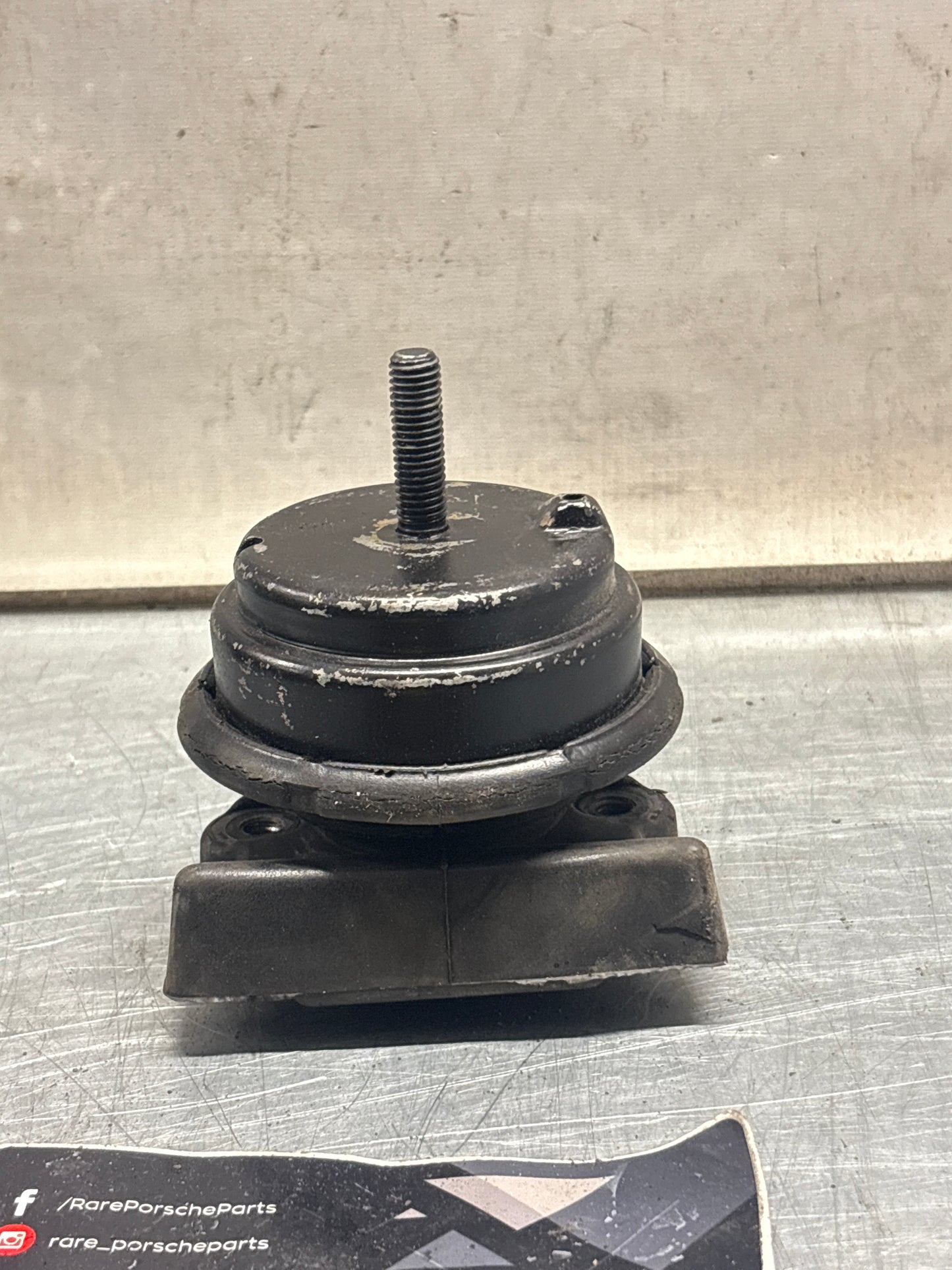 Engine Mount Porsche 924S 944 Turbo 968, used 95137504204
