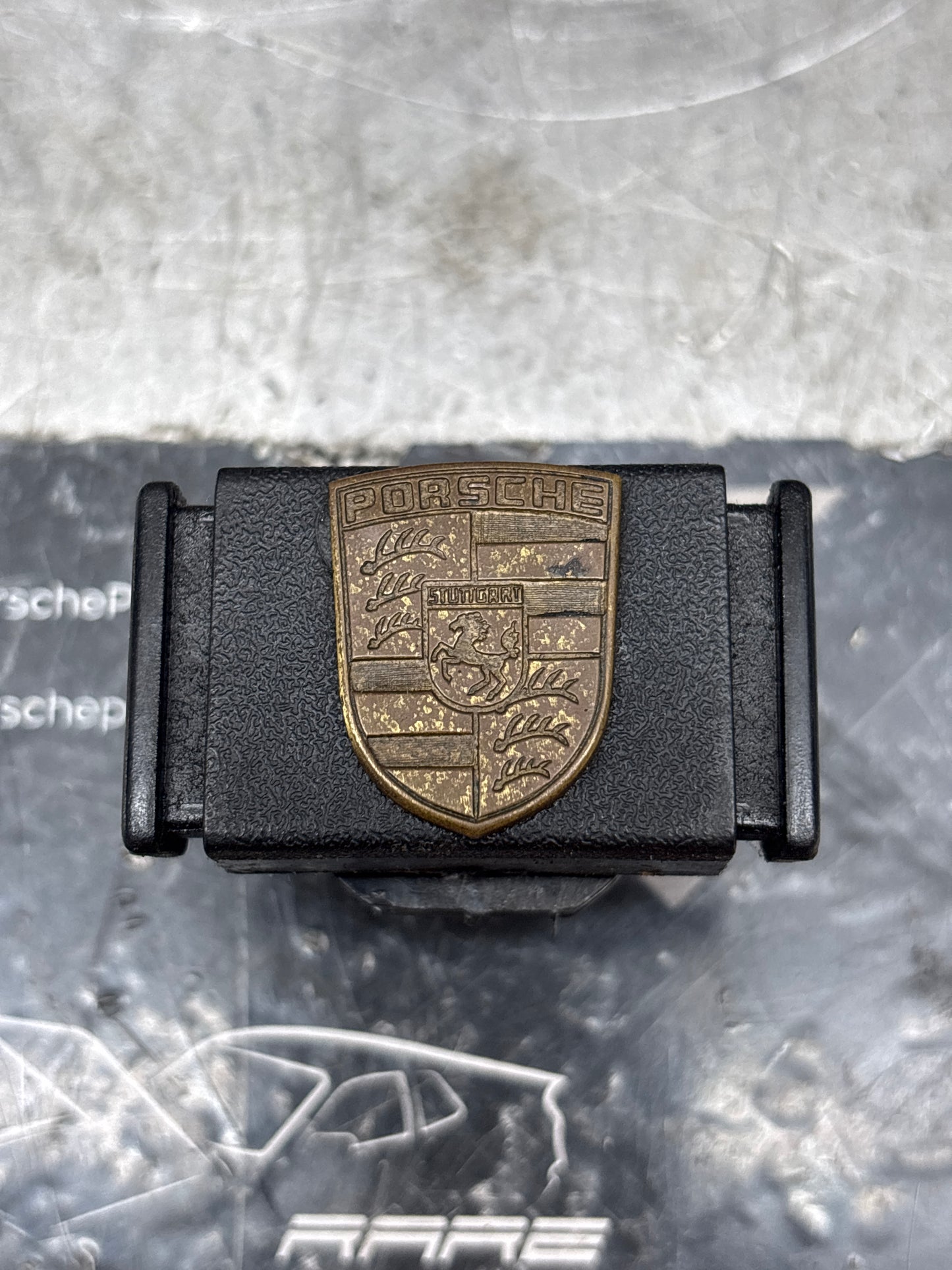 Porsche 924/944 black glove box lock with badge 477857133 used immaculate