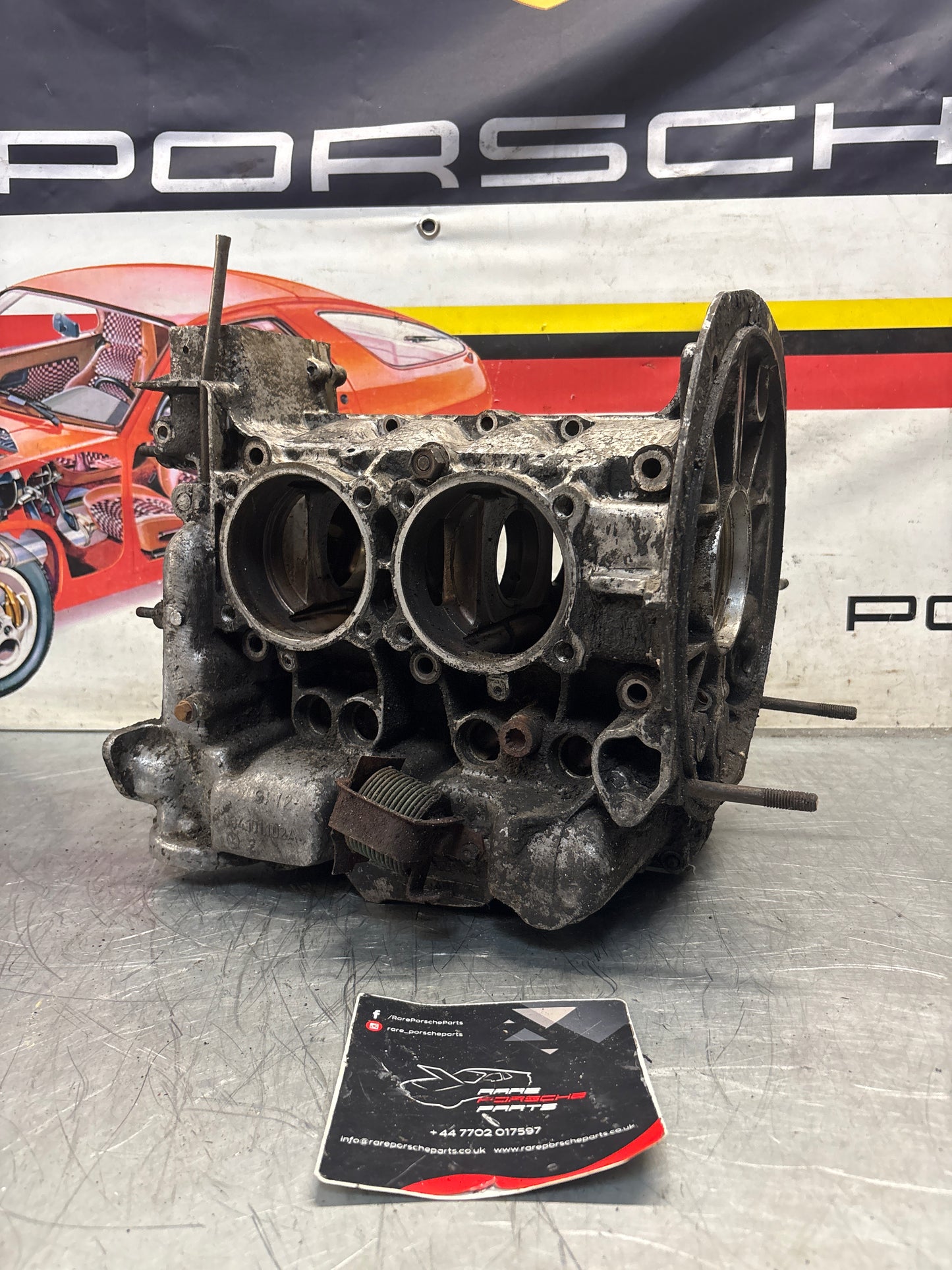 Porsche 914 1.7L engine case, used W0063914