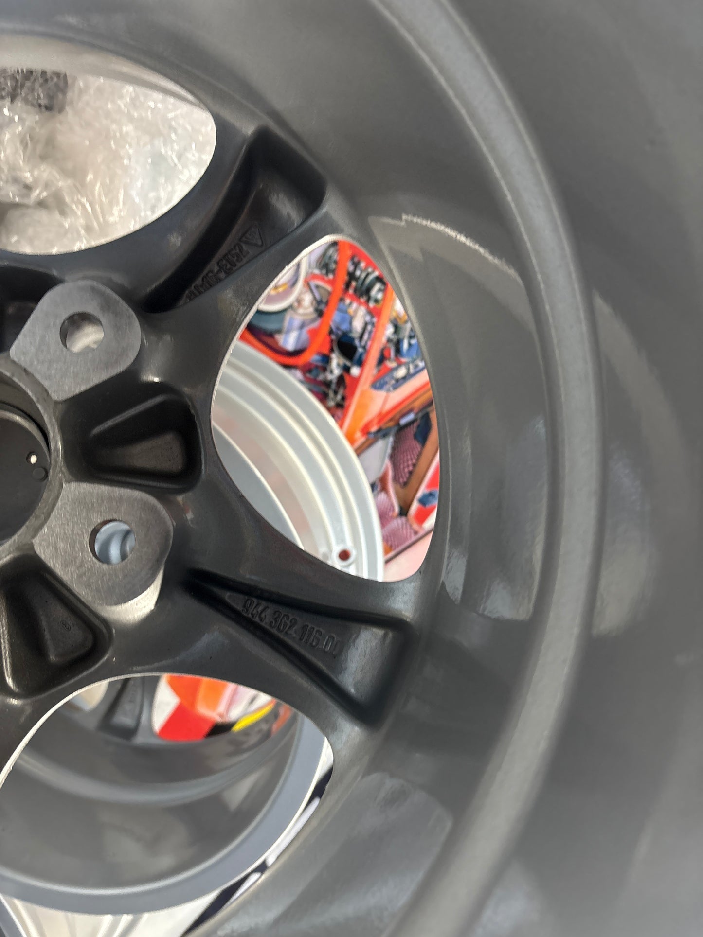 Porsche 944 968 16 inch alloy wheel set, refurbished 94436211400 / 94436211600