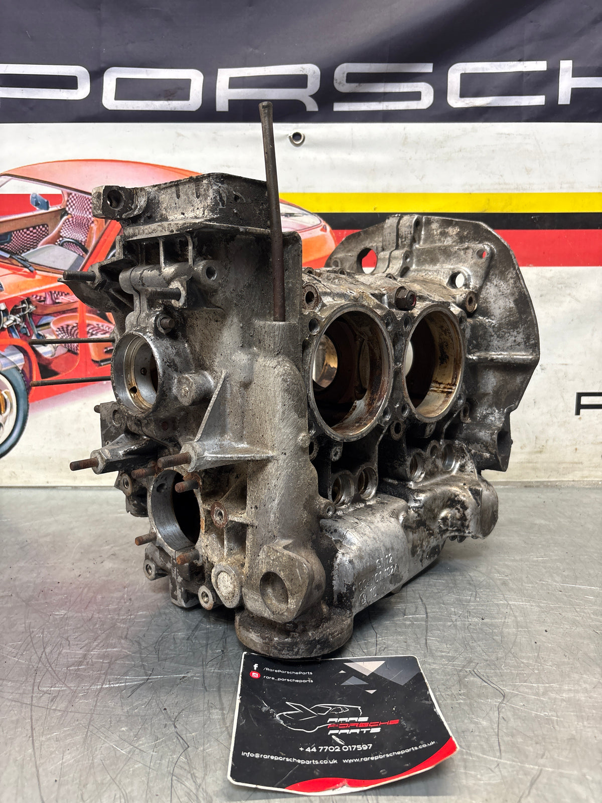 Porsche 914 1.8L engine case, used EC040373